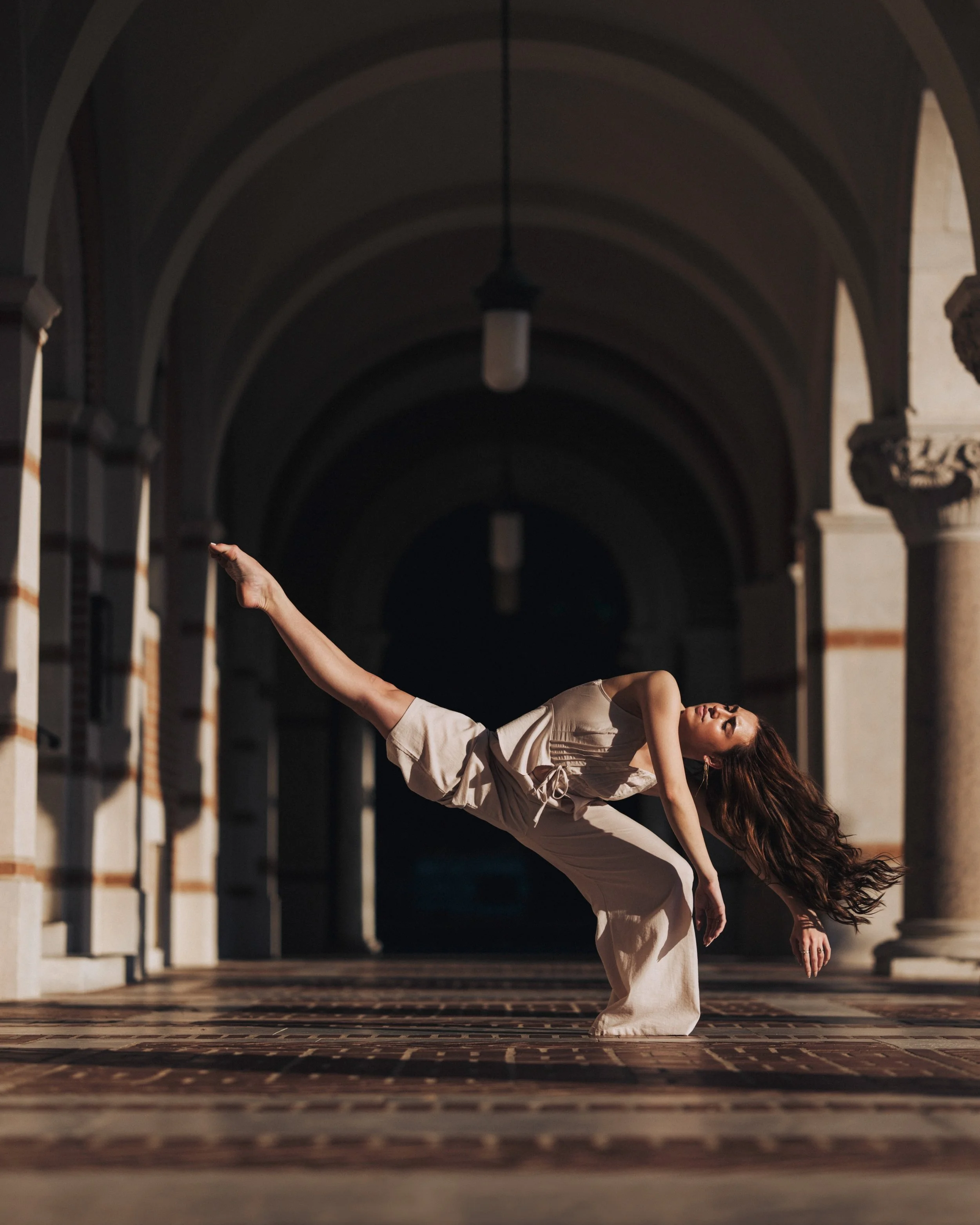 🏛️ @taylorhoke_ 
&bull;
&bull;
&bull;
#dance #dancer #dancephotography