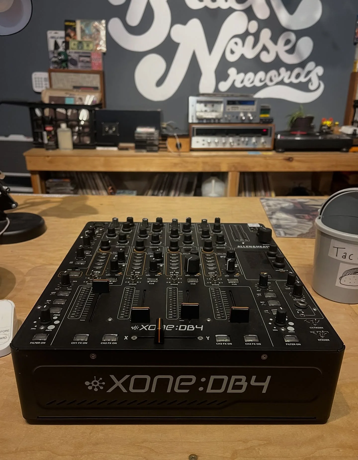 Few pieces of gear out on the floor now 🎛️
Allen & Heath DB4 4 Channel Mixer - $600
Realistic LAB-2100 Linear Tracking TT - $100
Sansui SR 2050c Belt Driven TT - $300
M Audio Keystation 49 MK3 - $60
All our gear is tested and good to go. Also