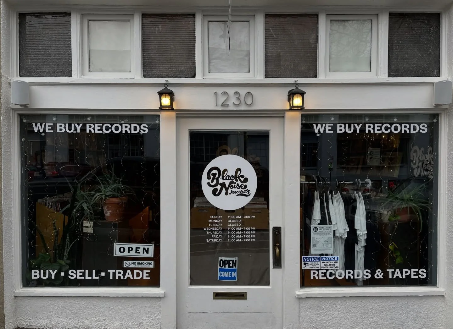 Bellingham! We are going to be expanding our hours for the month of December. Starting tomorrow we are going to be open every Monday and Tuesday from 11am to 7pm up until Christmas! 🎄 

We are here for all your holidays needs. We have tons of new vi