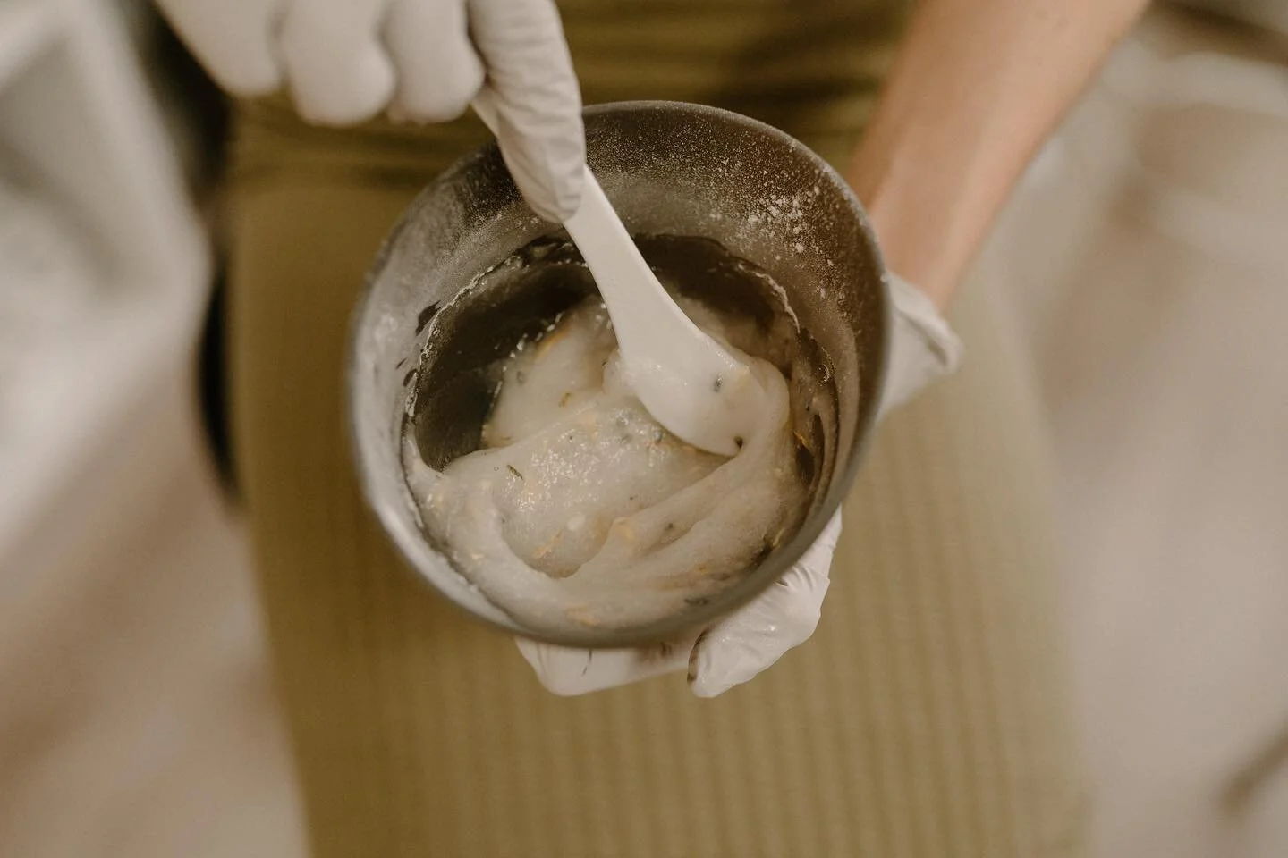 trust the process ✨🧚

peep that last photo!!!! so satisfying 😍

&bull;
&bull;
&bull;
#esthetician #esthetics #esthemax #esthemaxhydrojellymask #hydrojellymask #facemask #facial #facialtreatment #skincare #hydration #lavender #cica #selfcare #selflo