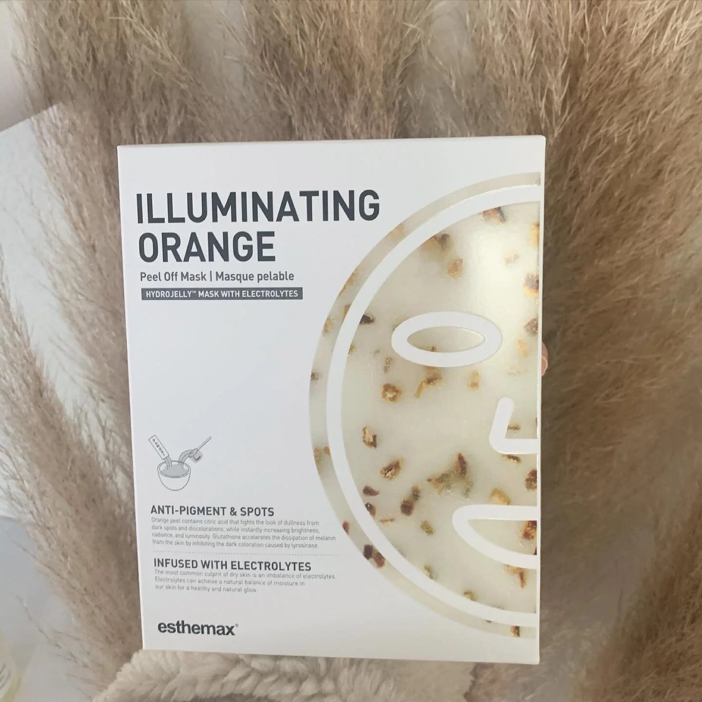 stocked back up on take home hydrojelly mask kits again 'cause these were a hit!! great for date night in or a spa night with your best girls!! 

each kit comes with 2 mask, 2 trays, 1 spatula, &amp; 1 scoop 💫 

dm to purchase and set up pick up! 

