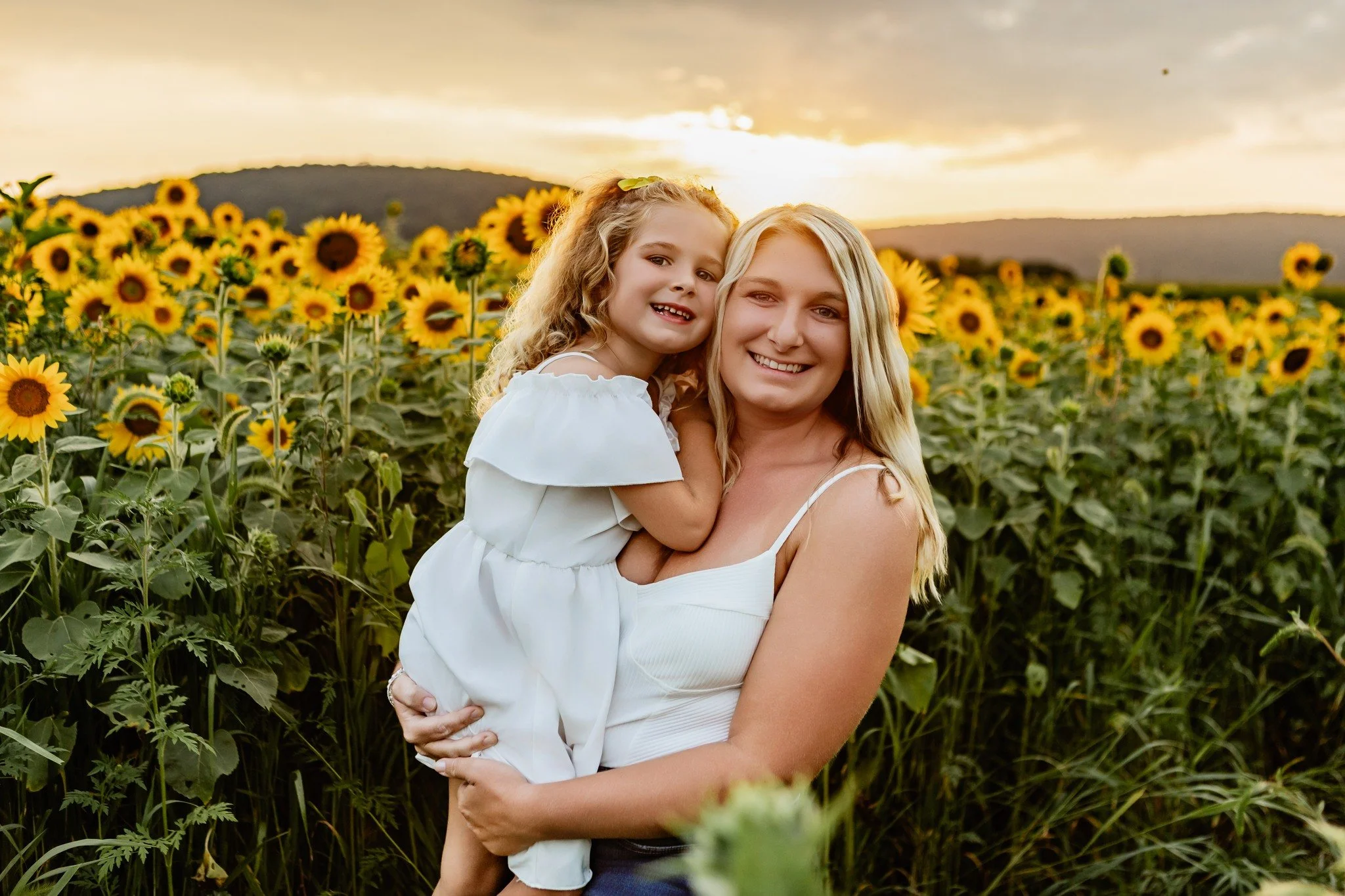 Like mother, like daughter 🥰 🌻
