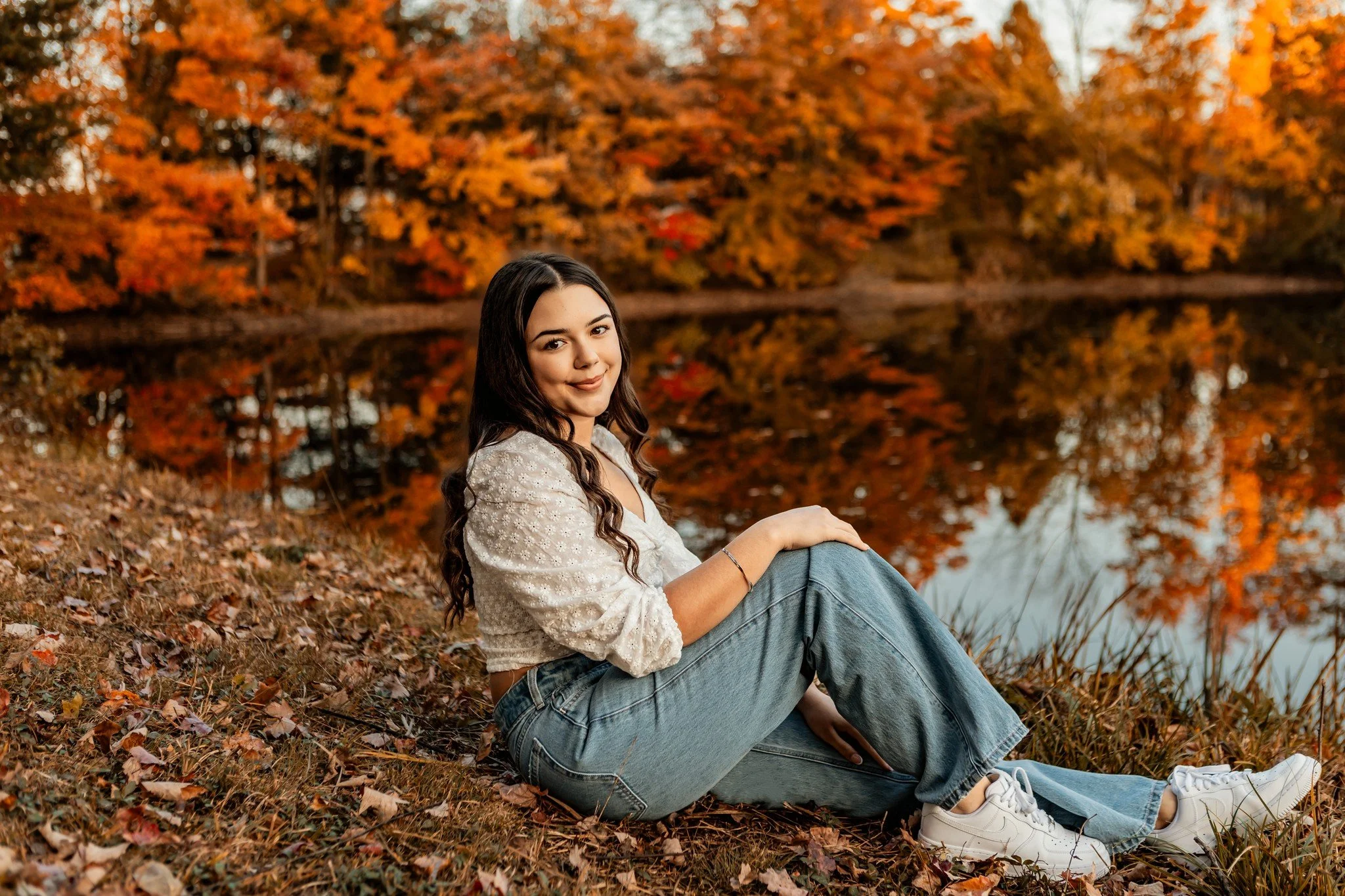 🍂 Fall is right around the corner! 🍁
If you&rsquo;ve been wondering when the perfect time is for a fall photo session, my top pick is October. While some people think September is ideal, the truth is the leaves don&rsquo;t really start showing off 