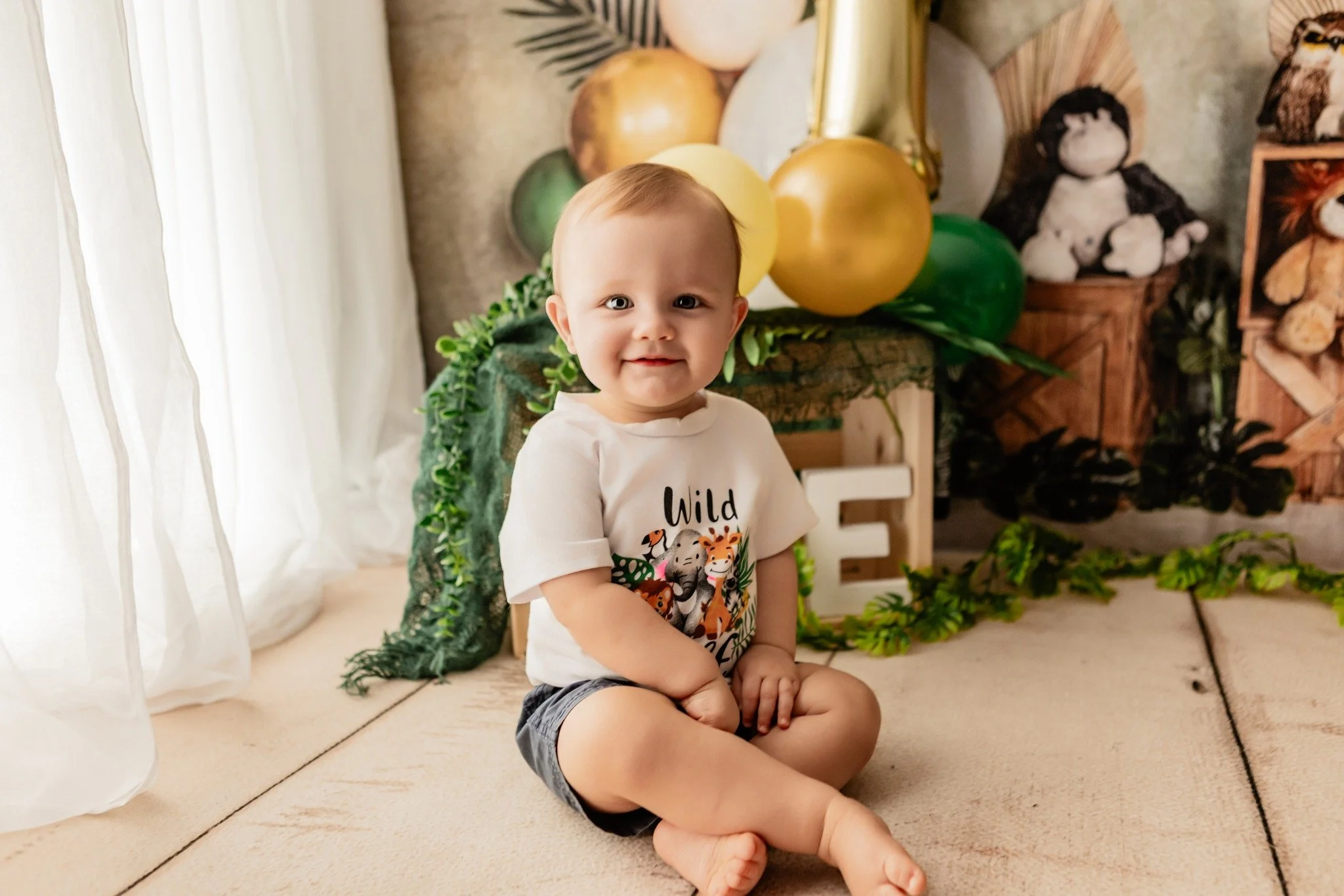 🌿🍰 One Wild One! 🍰🌿

This little adventurer turned ONE in the sweetest (and wildest!) way! 🌱🦁 Watching those curious little hands dive right in is always my favorite part.

✨ Celebrating a first birthday soon? Let&rsquo;s capture every giggle, 