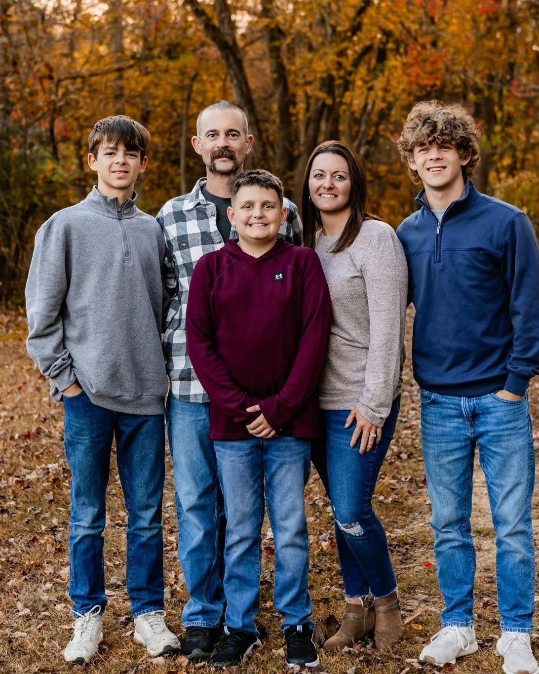 Such a beautiful session and family!
This is always one of my favorite locations but it only has its highest potential at certain times of the year. Fall for instance, usually one week during peak season and usually golden hour only.