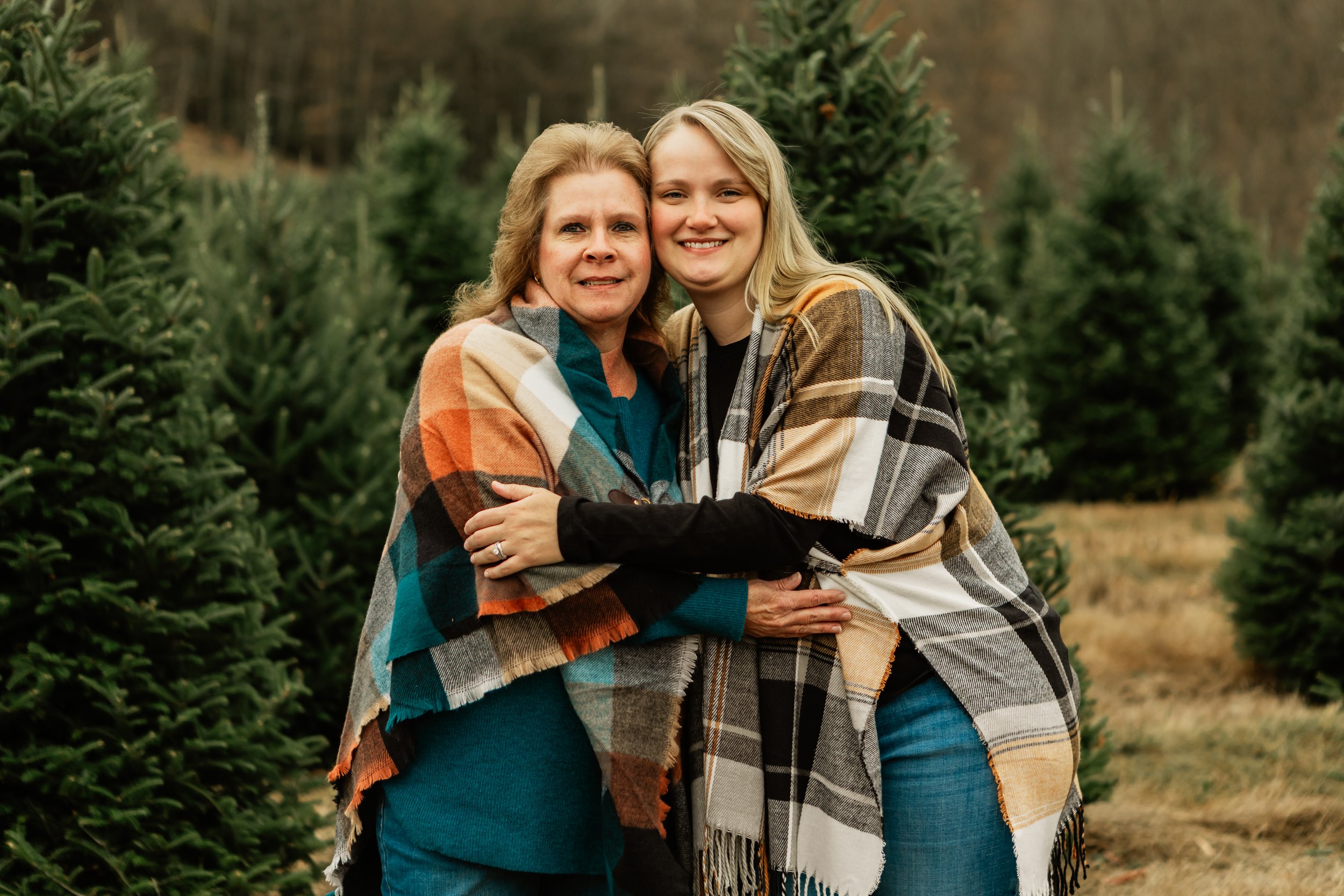 Biever-Raymond-Family-Tree Farm-November 2024 (71 of 165).jpg