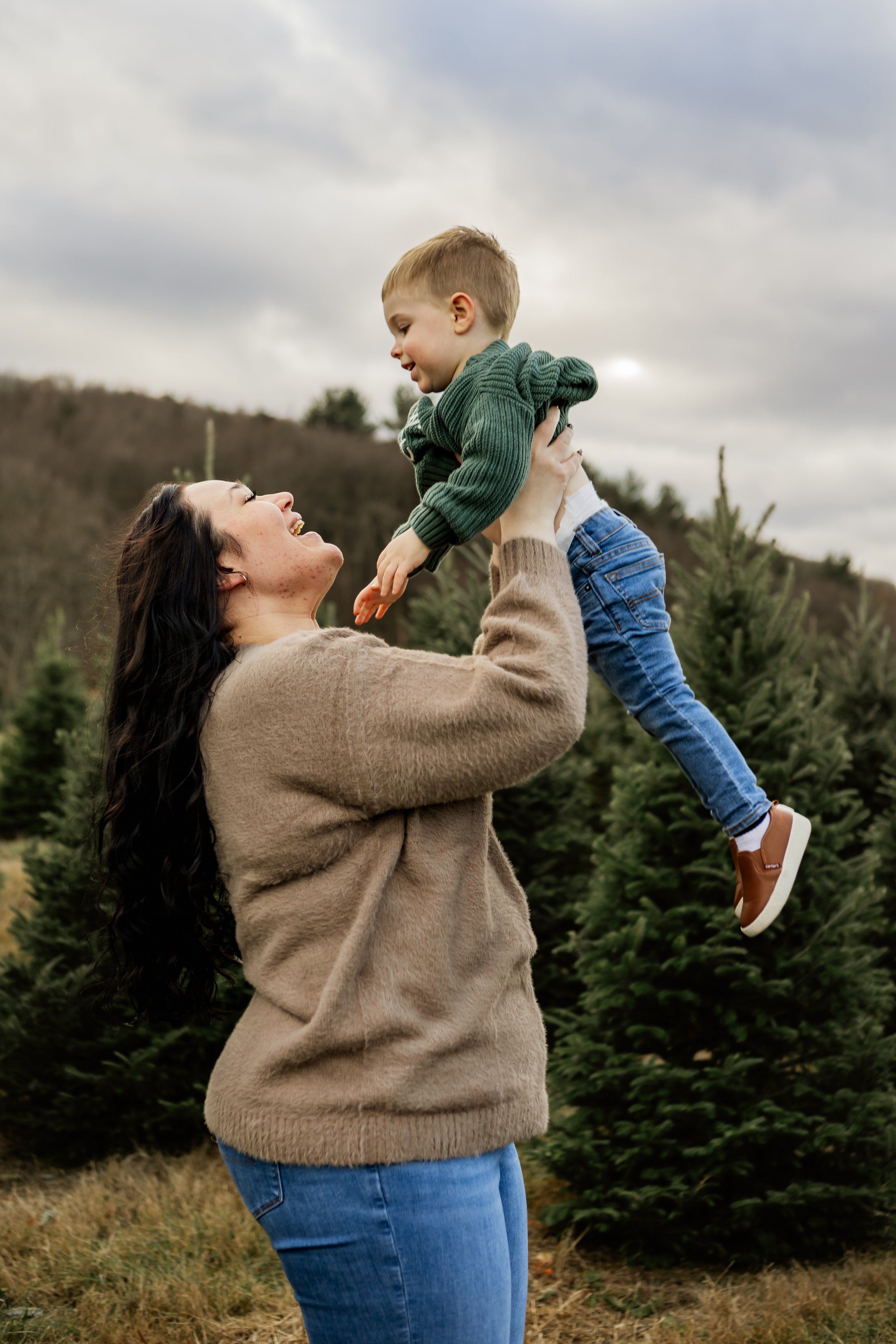Gibble-Family-Tree Farm 2024 (10 of 18).jpg