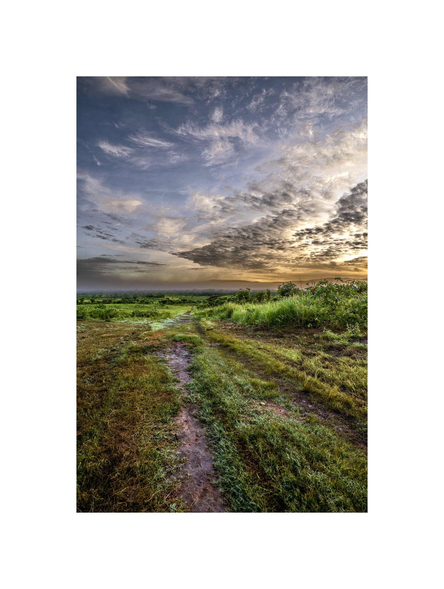 Angola - Cambau (Caminho, Nascer do Sol  23B) (30x40)