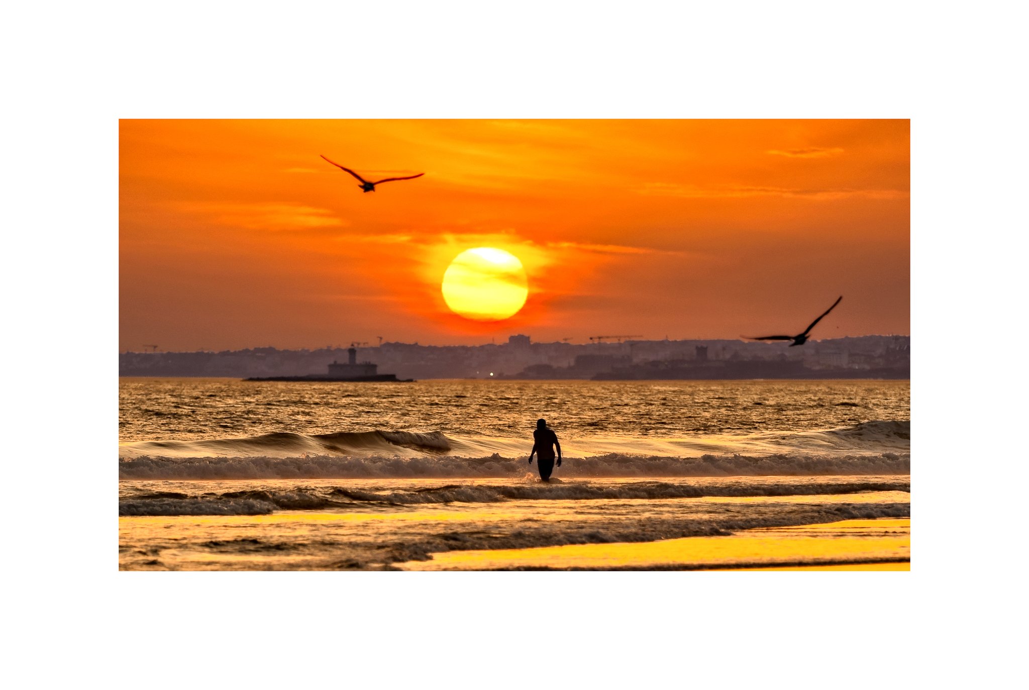 Costa da Caparica - (Pôr do Sol Vermelho, Silhueta 1 42 A) (30x45)