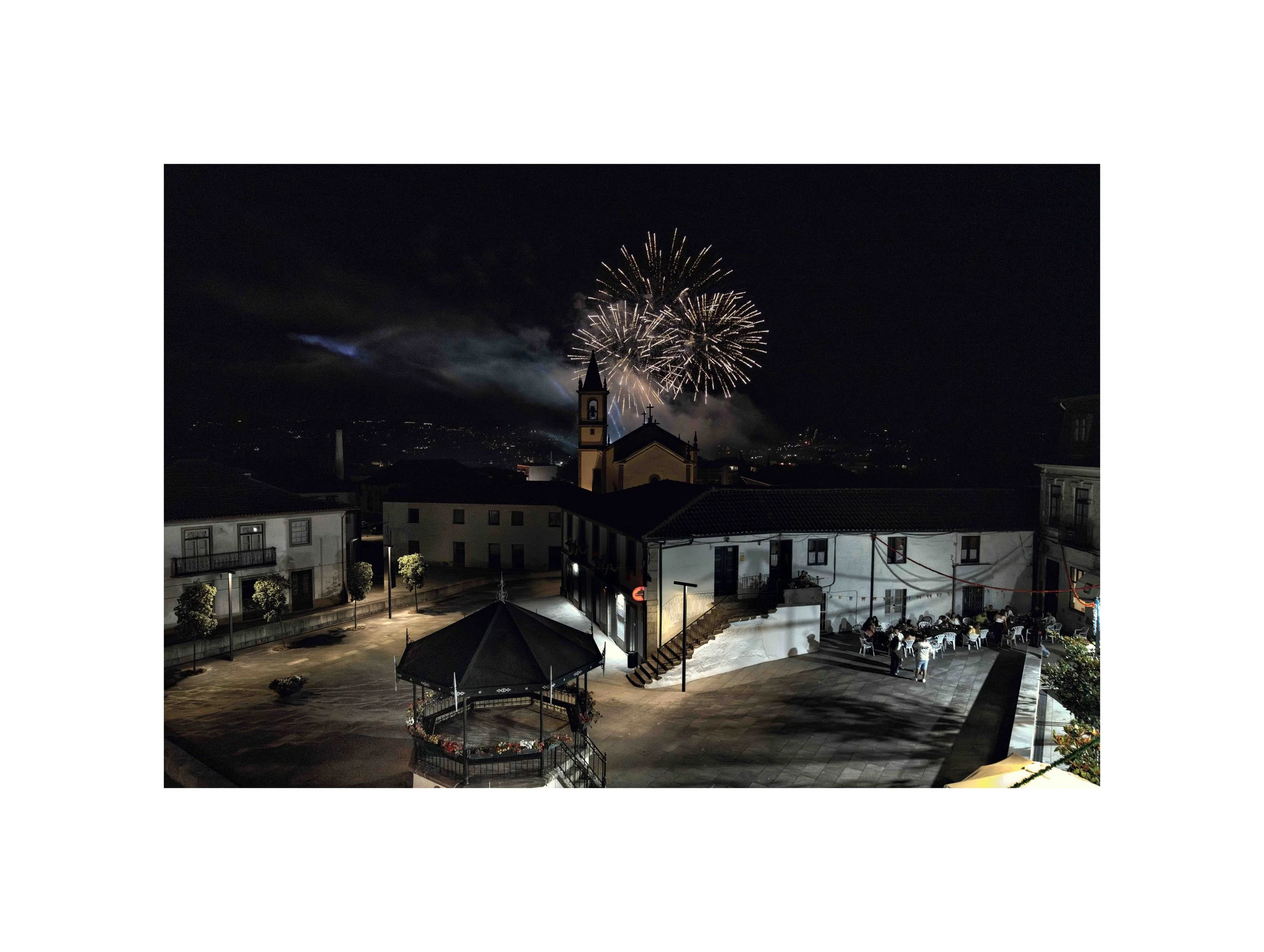 Felgueiras - (Largo, Fogo de Artifício 05) (30x40) 