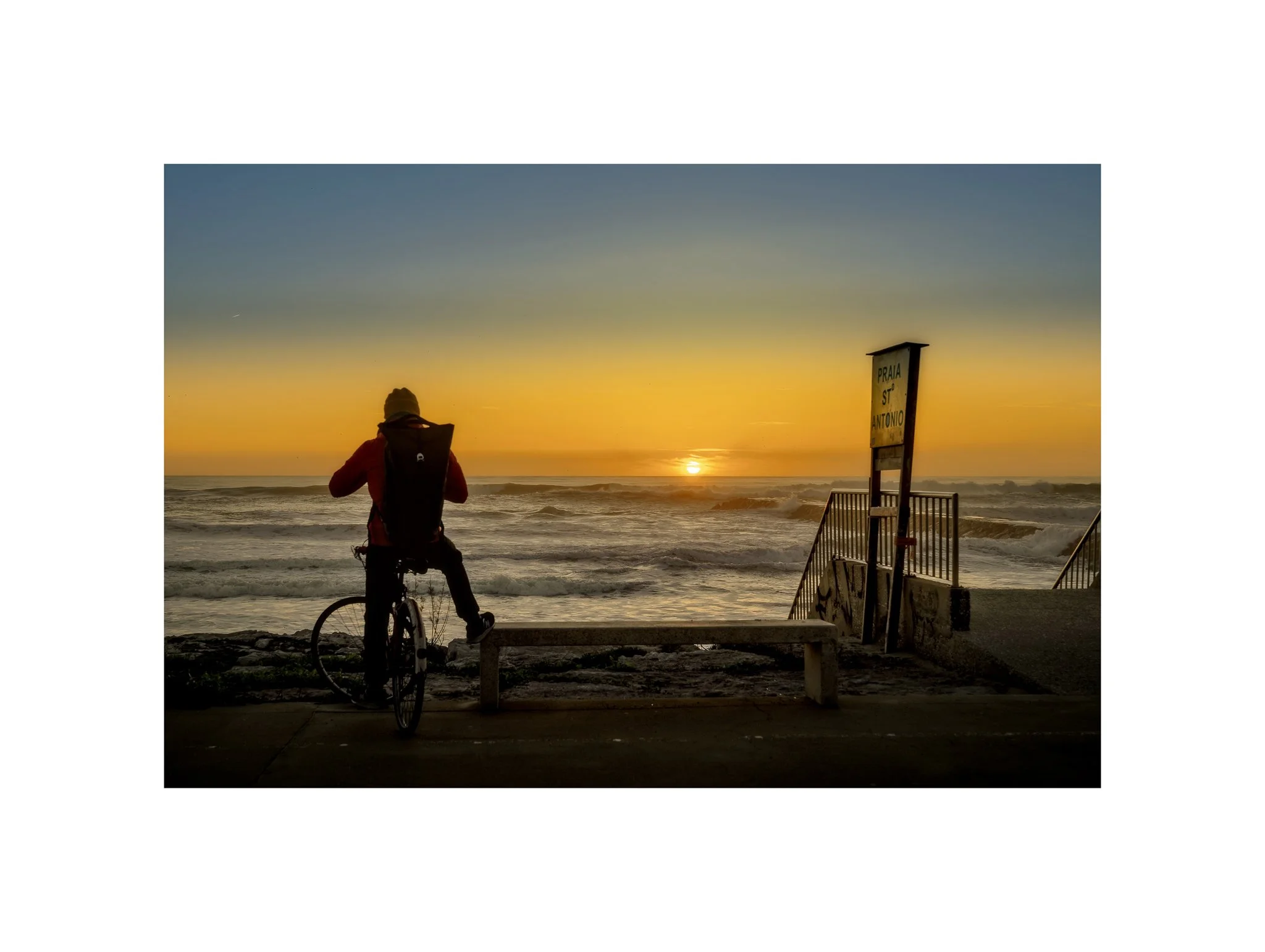Costa da Caparica - (Vêr o Pôr do Sol, Bicicleta 24) (30x40)