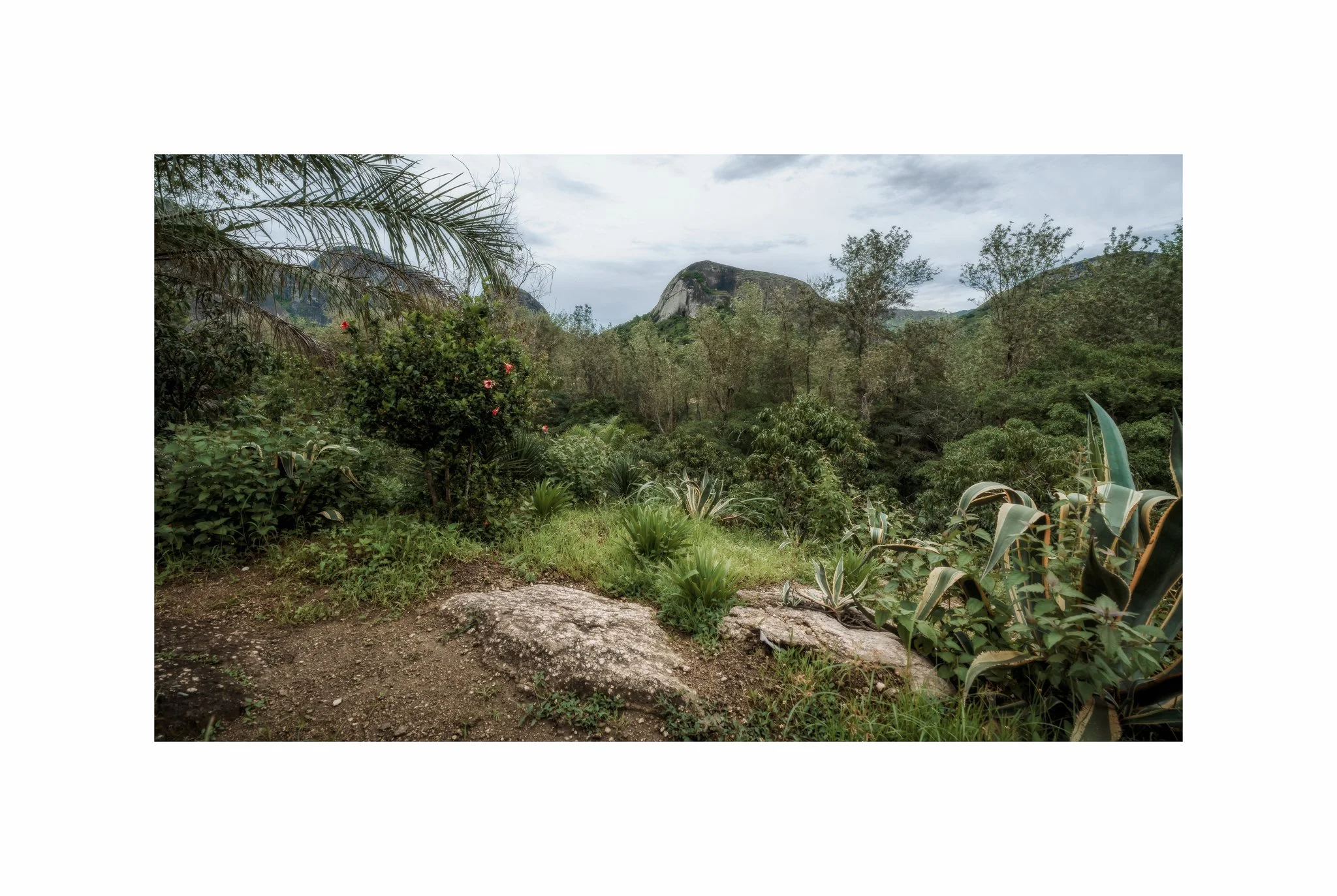 Angola - Conda (Pedras da Conda 1 32) (30x45)