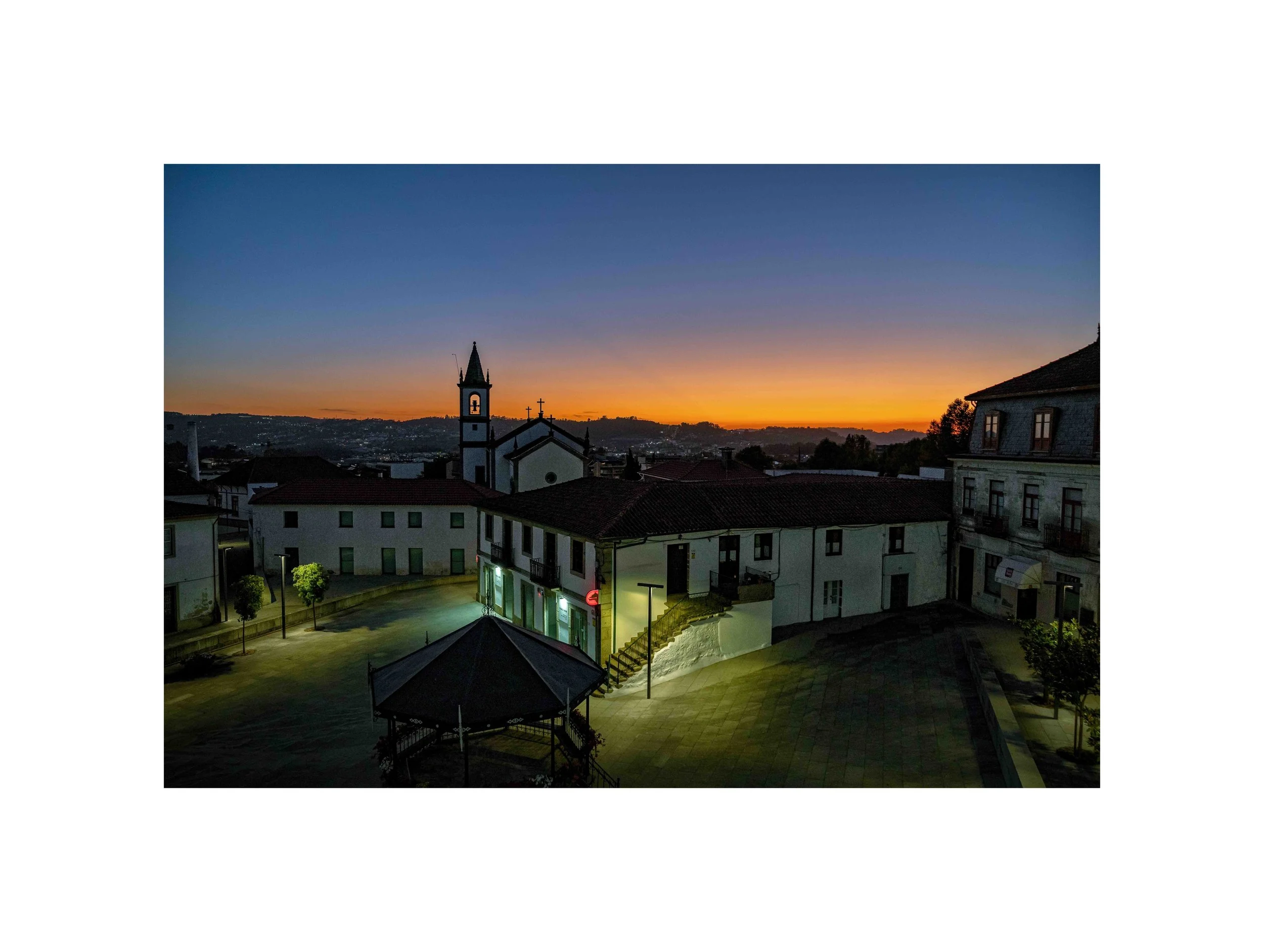 Felgueiras - (Largo, Hora Azul 03) (30x40) 