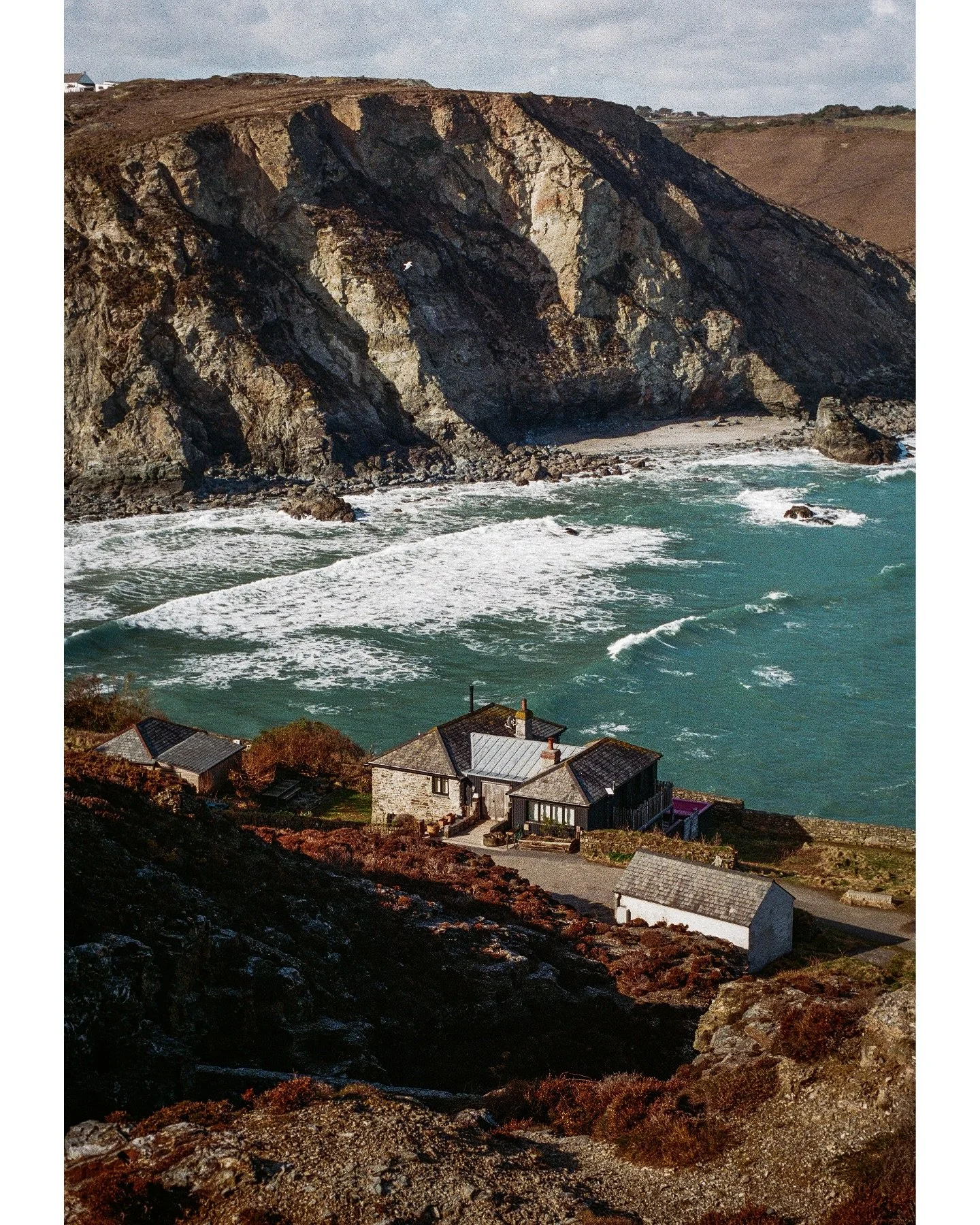 St Agnes 🏠⛰️

Canon AV-1|50mm F1.4|Kodak Ultramax 400