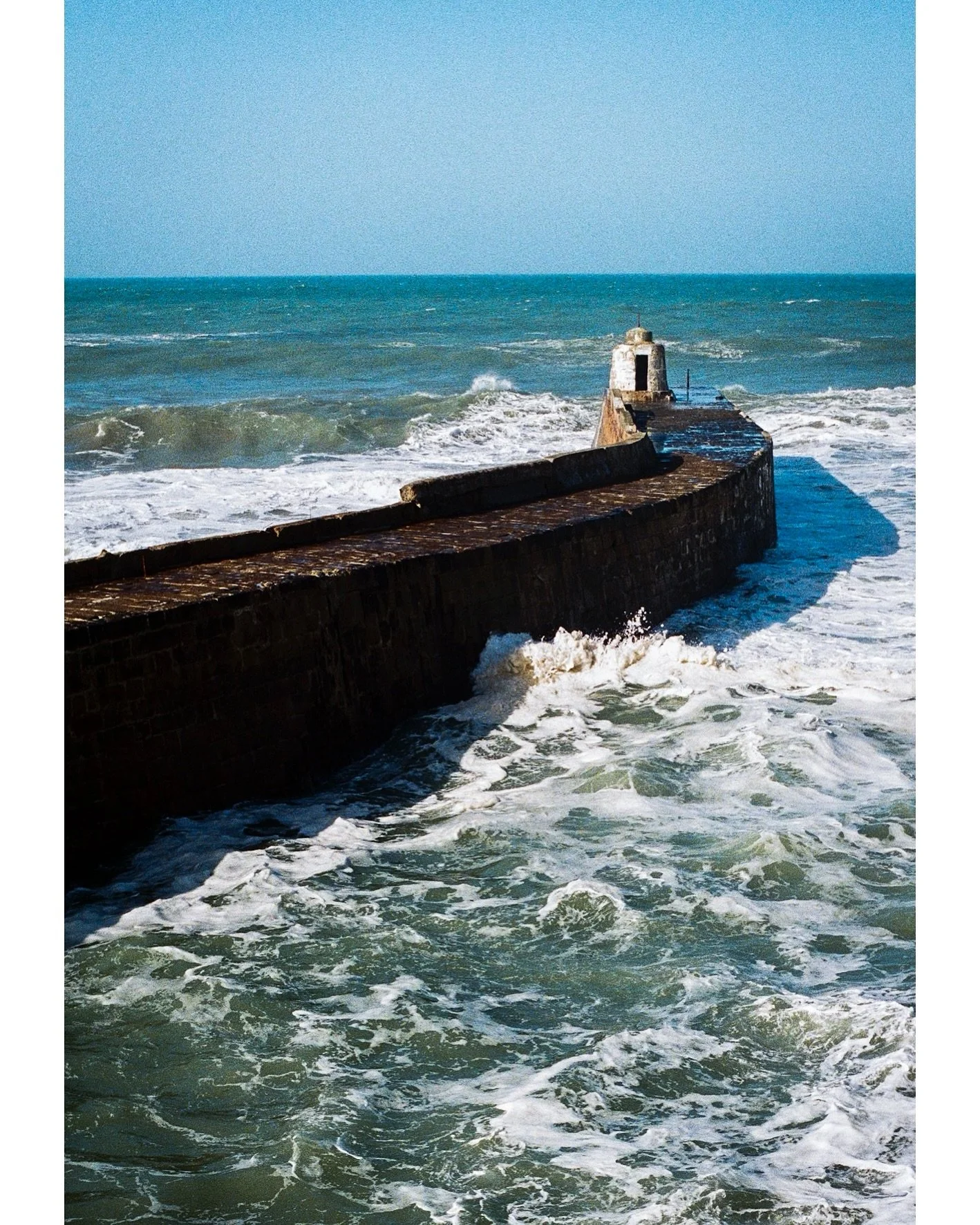 Crashing 🌊

Canon AV-1|50mm F1.4|Kodak Ultramax 400