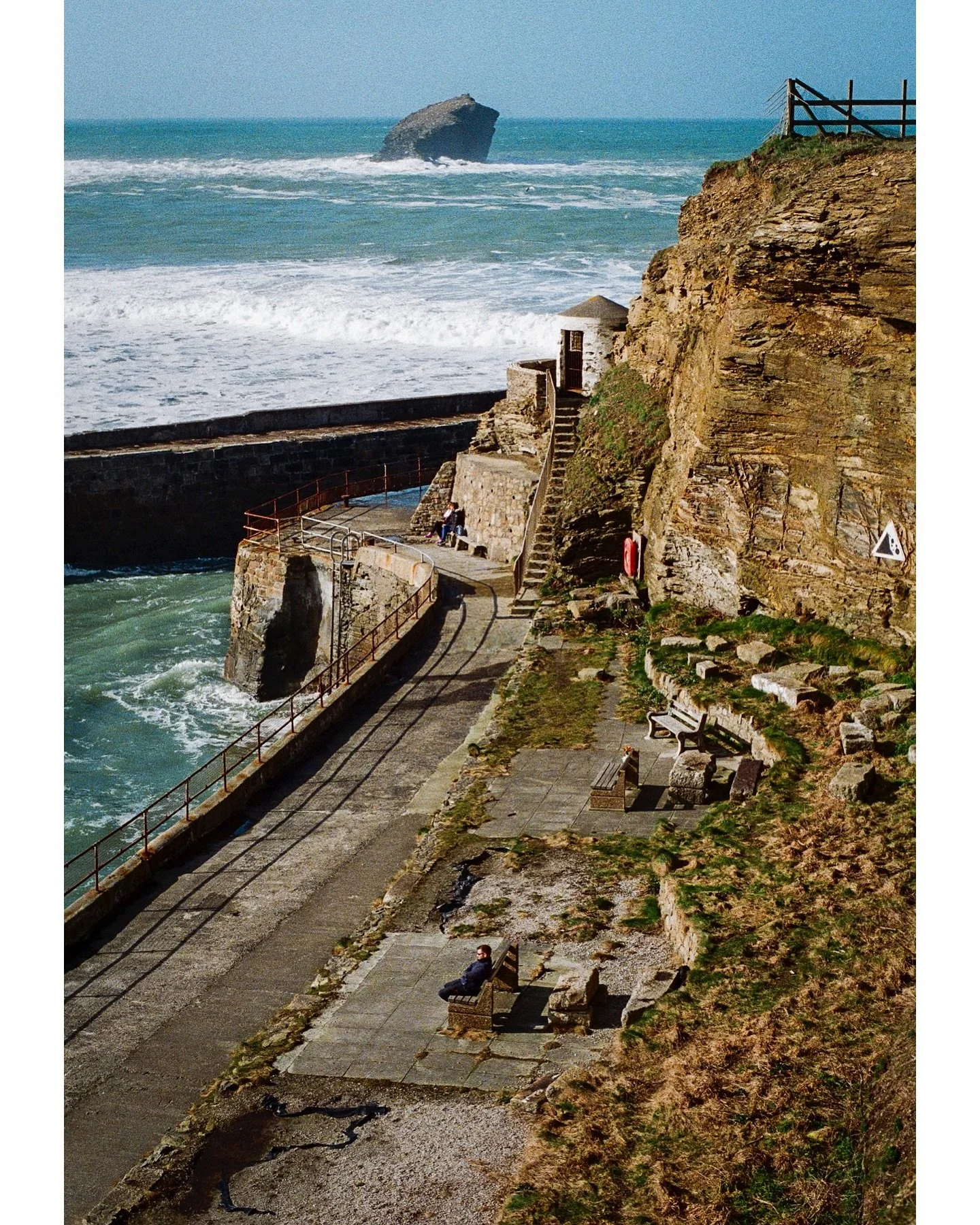 Portreath, Cornwall 

Canon AV-1|50mm 1.4|Kodak Ultramax 400