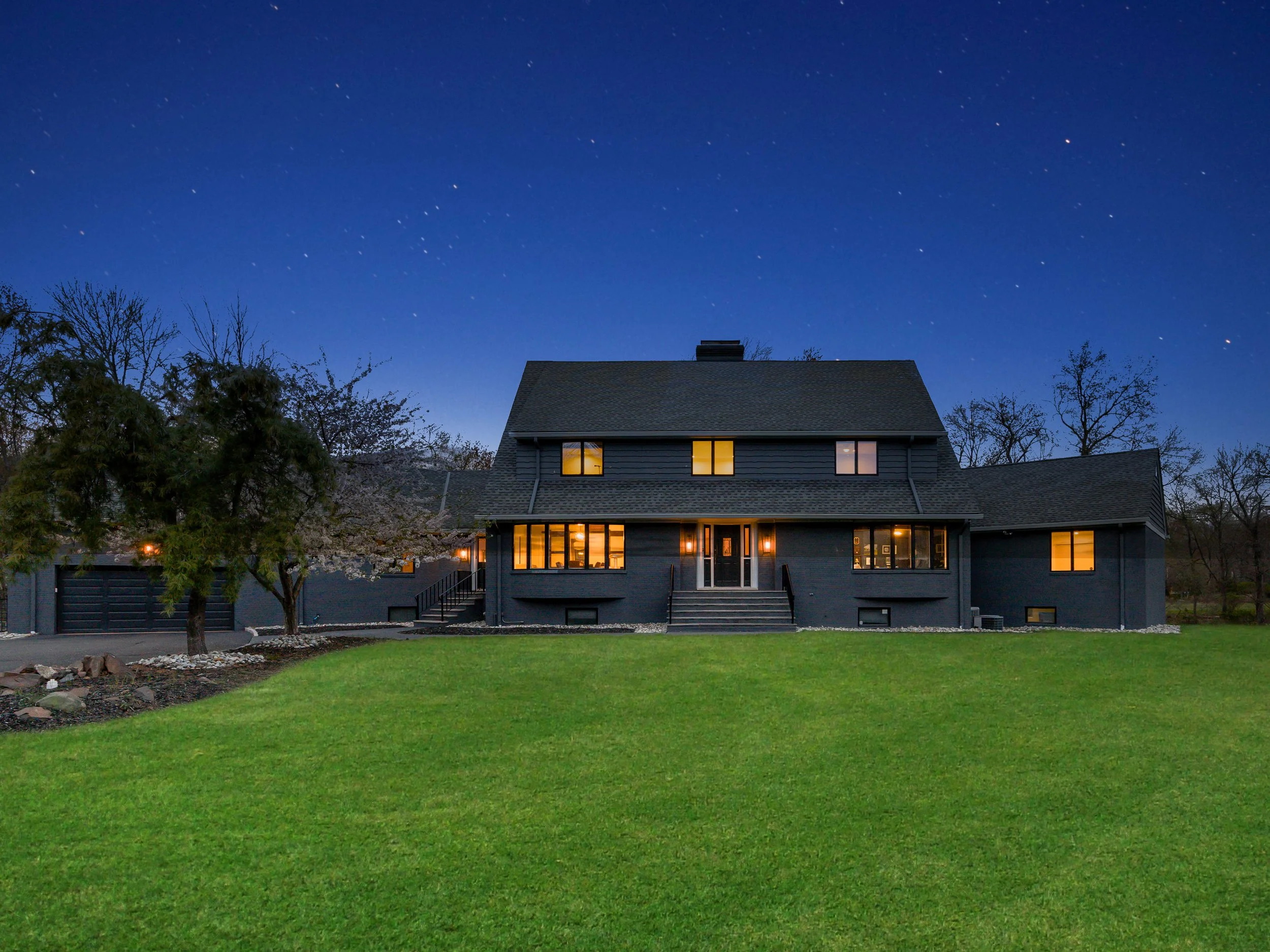 Why Twilight Photography Can Elevate Your Airbnb Listing