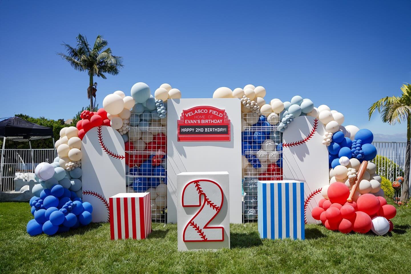 It&rsquo;s outta the park! ⚾️ 

We&rsquo;ve been lucky enough to be in the stands for all the action, from baby shower, to first birthday, to now celebrating Evan&rsquo;s 2nd at Velasco Field. @_kristen.n you&rsquo;ve gone above and beyond, and we th