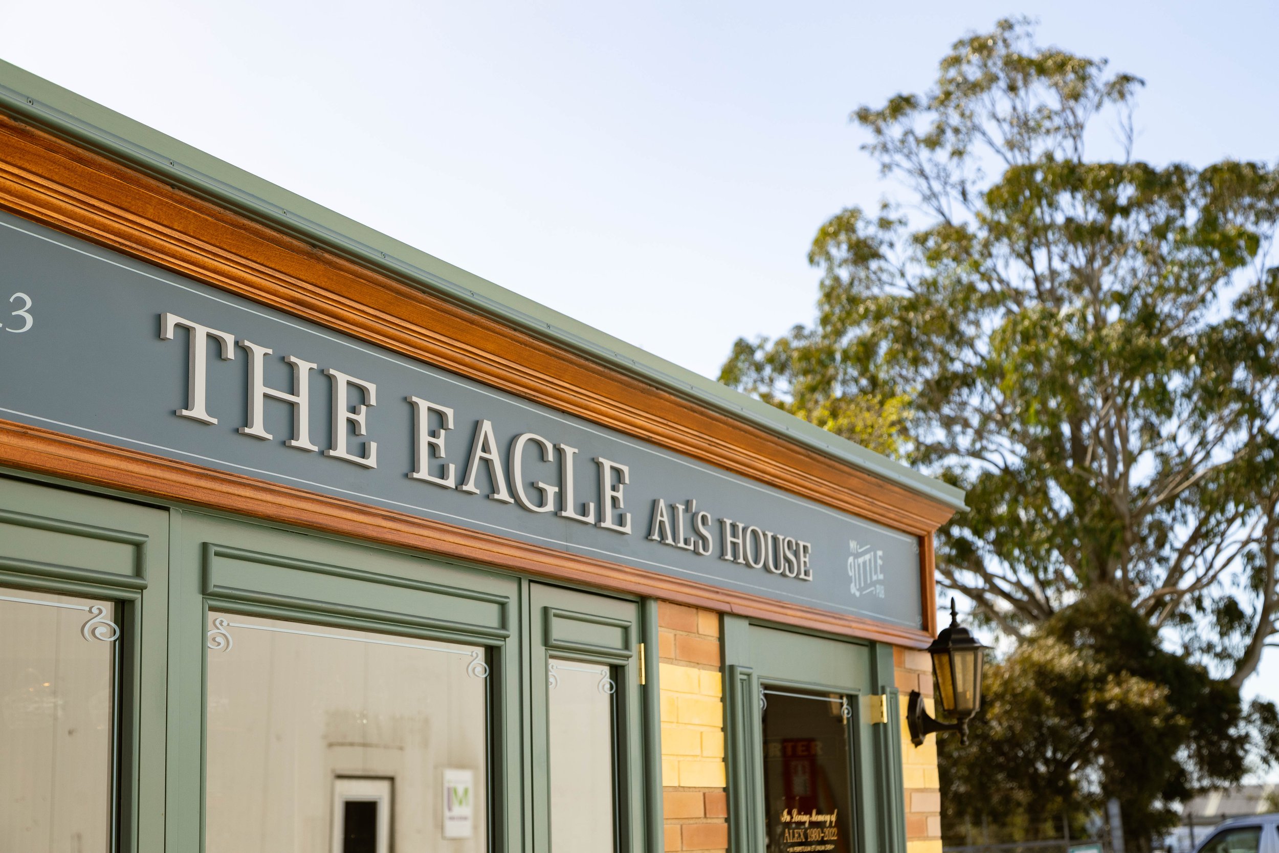 Custom English MLP detail