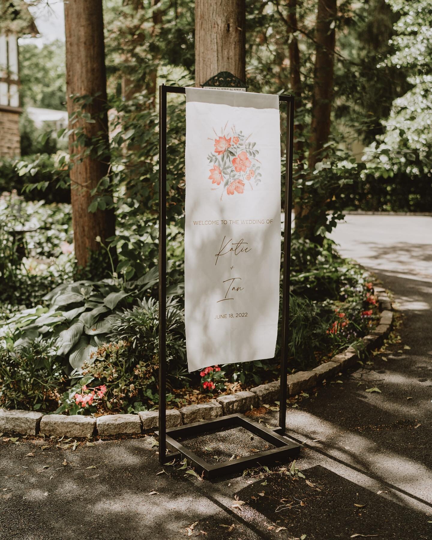 Sweet and simple fabric welcome sign for Katie and Ian&rsquo;s backyard wedding. Love the personal touch of incorporating the floral illustration designed by the bride&rsquo;s brother.

Photography: @the.real.m2photo 
Planning: @twolittlebirdsplan 


