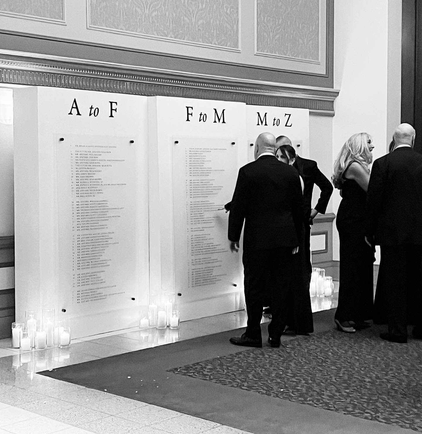 We went through a few different concepts for this escort display, but love where we landed! Had so much fun bringing Morgan&rsquo;s vision to life! 

📷 1: @oak.and.sparrow 
📷 2-5: @emilywrenphoto 
🕯️: @fabufloras_design 
👰🏼&zwj;♀️+🤵🏻: @morgb77