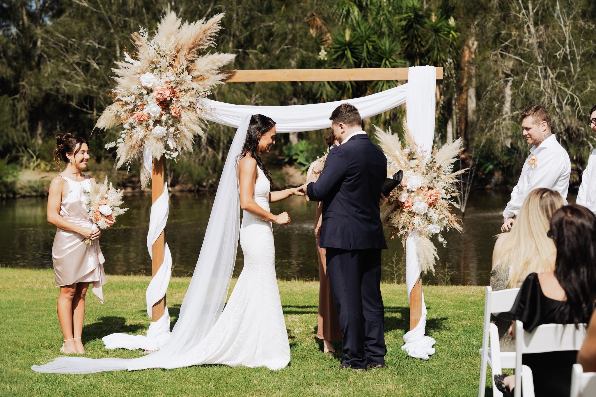 Carlie n Jonathan 00303.jpg