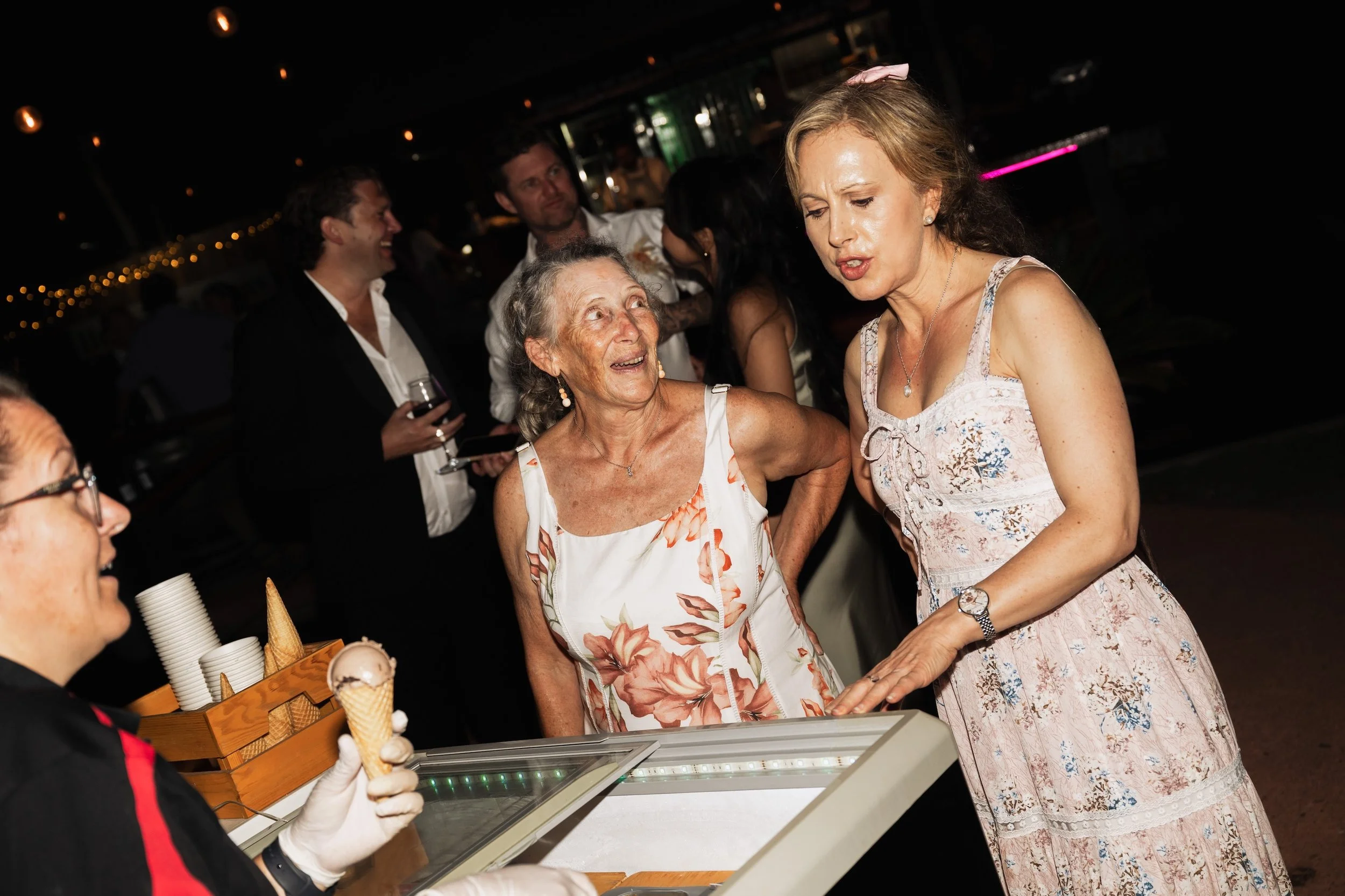 Carlie n Jonathan 00746.jpg