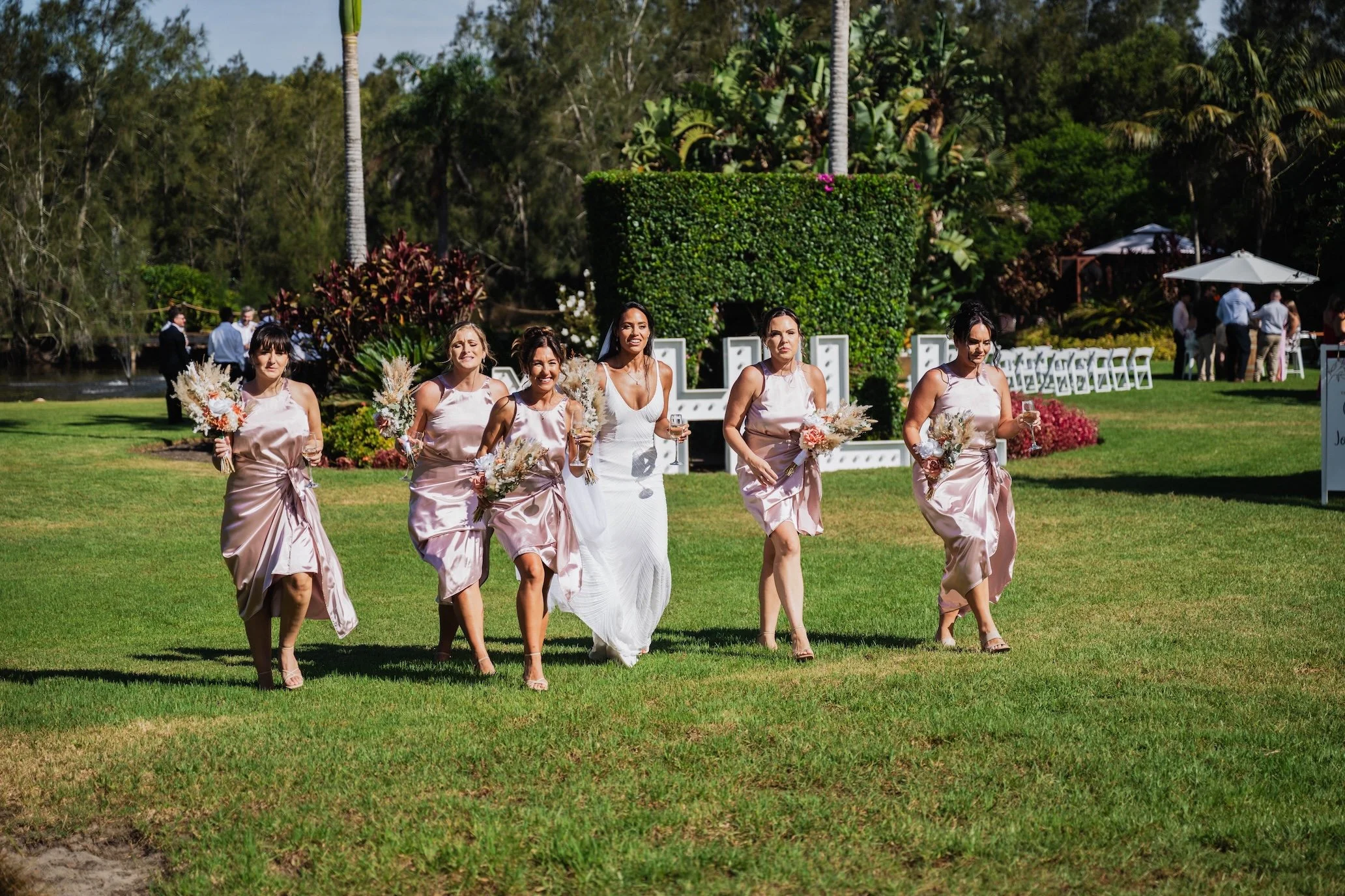 Carlie n Jonathan 00452.jpg