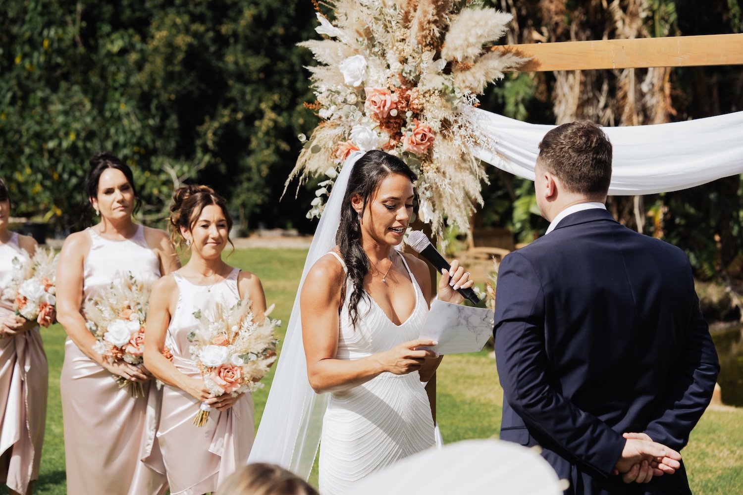 Carlie n Jonathan 00270.jpg