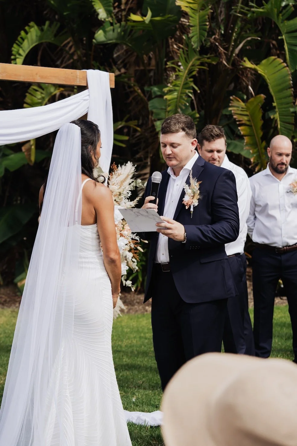 Carlie n Jonathan 00282.jpg