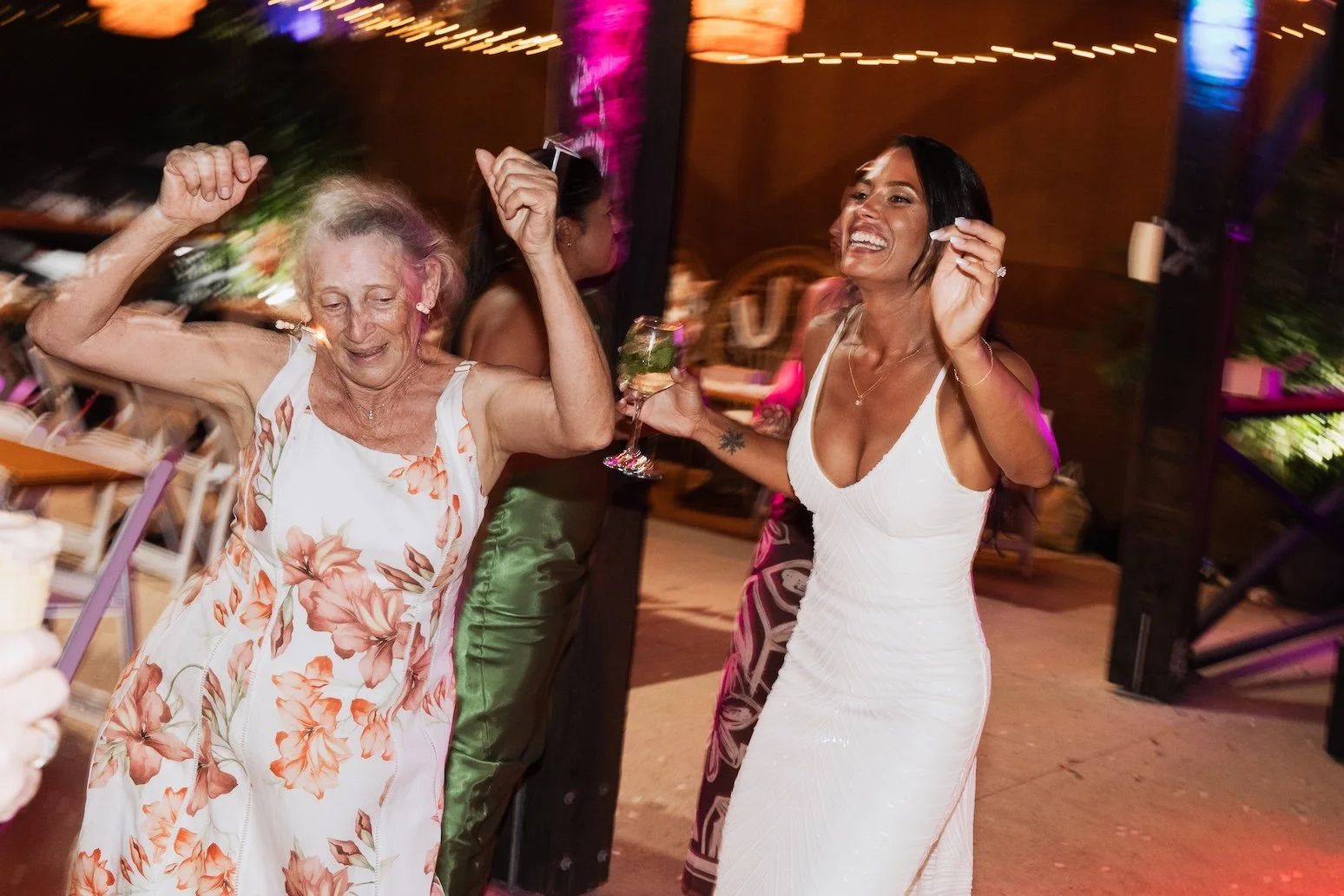 Carlie n Jonathan 00751.jpg