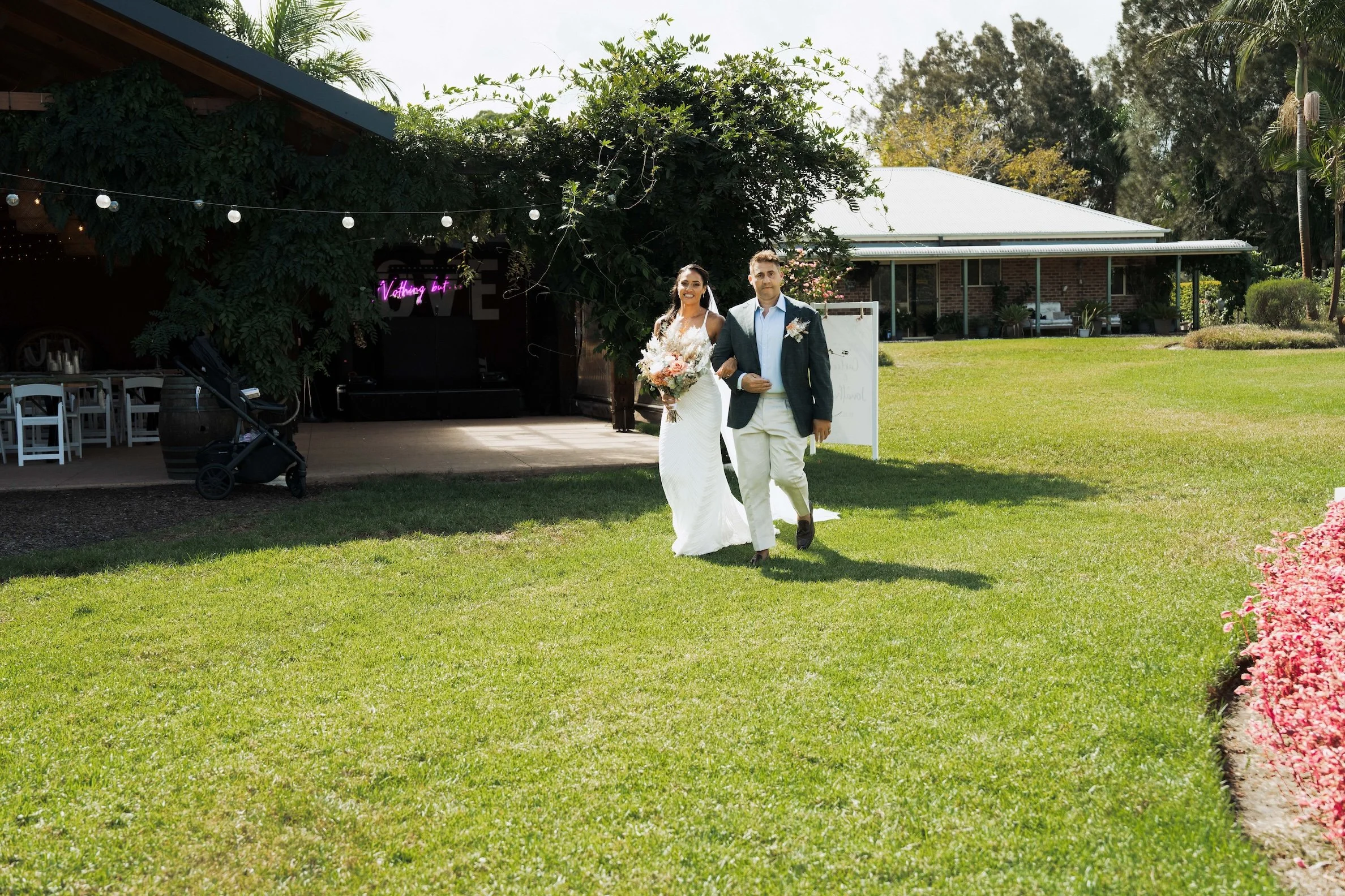 Carlie n Jonathan 00235.jpg