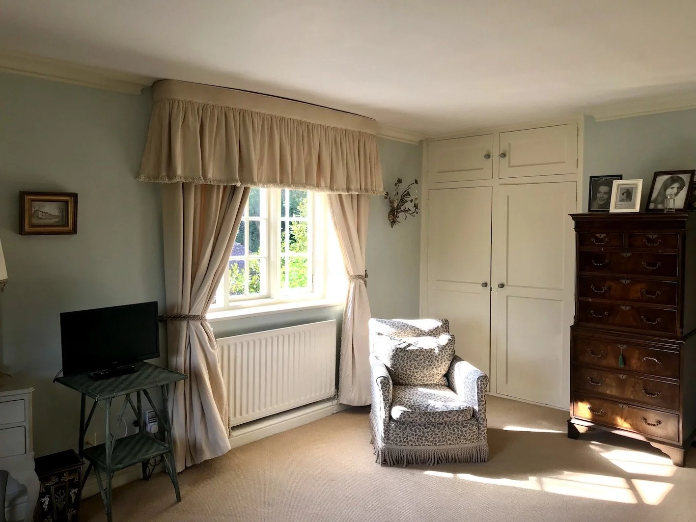 WMH  bedroom 1.2.JPG