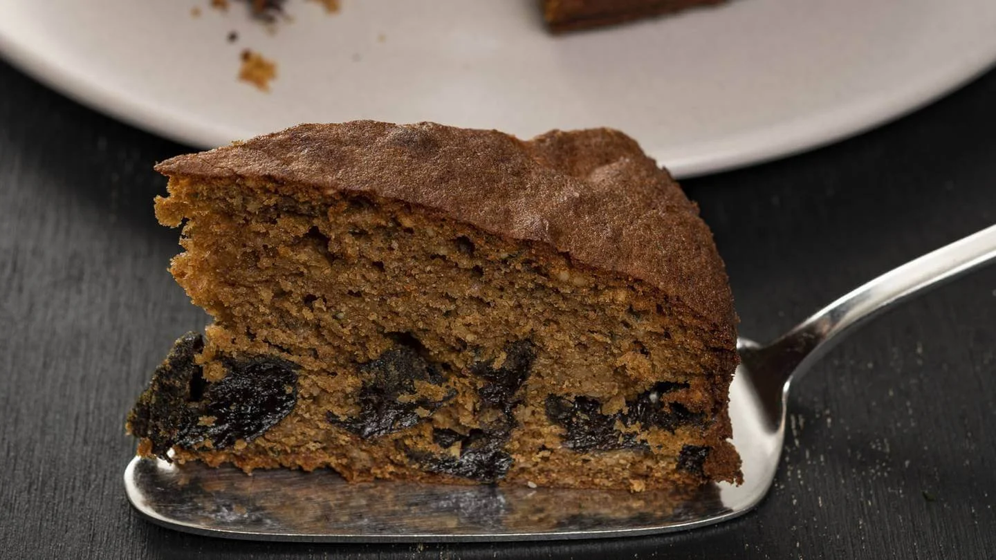 Hemp Seed, Prune and Whiskey Cake Hemp Seed, Prune and Whiskey Cake