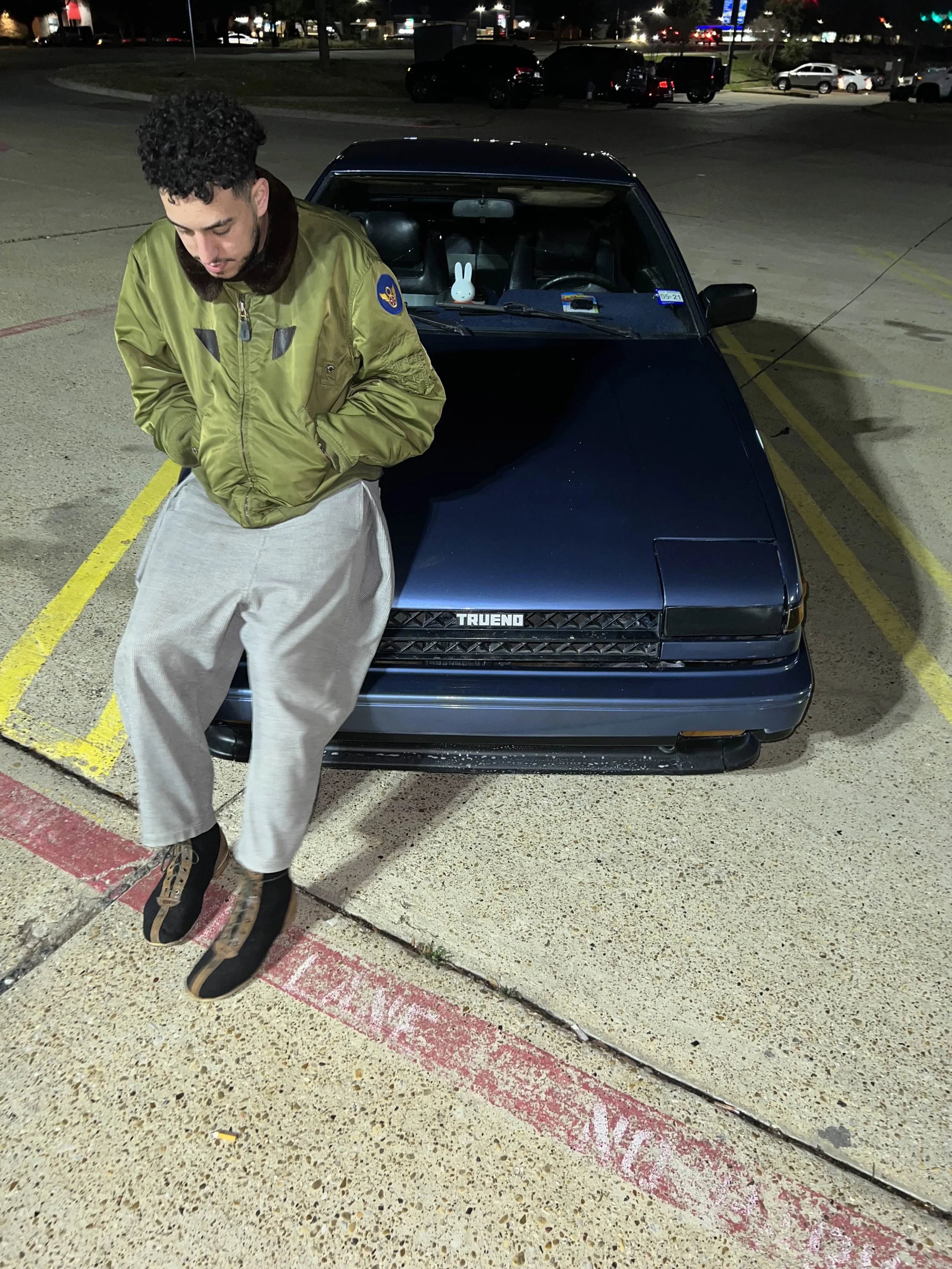 4knova Delivers a Message of Self-Belief in “Look At Us”