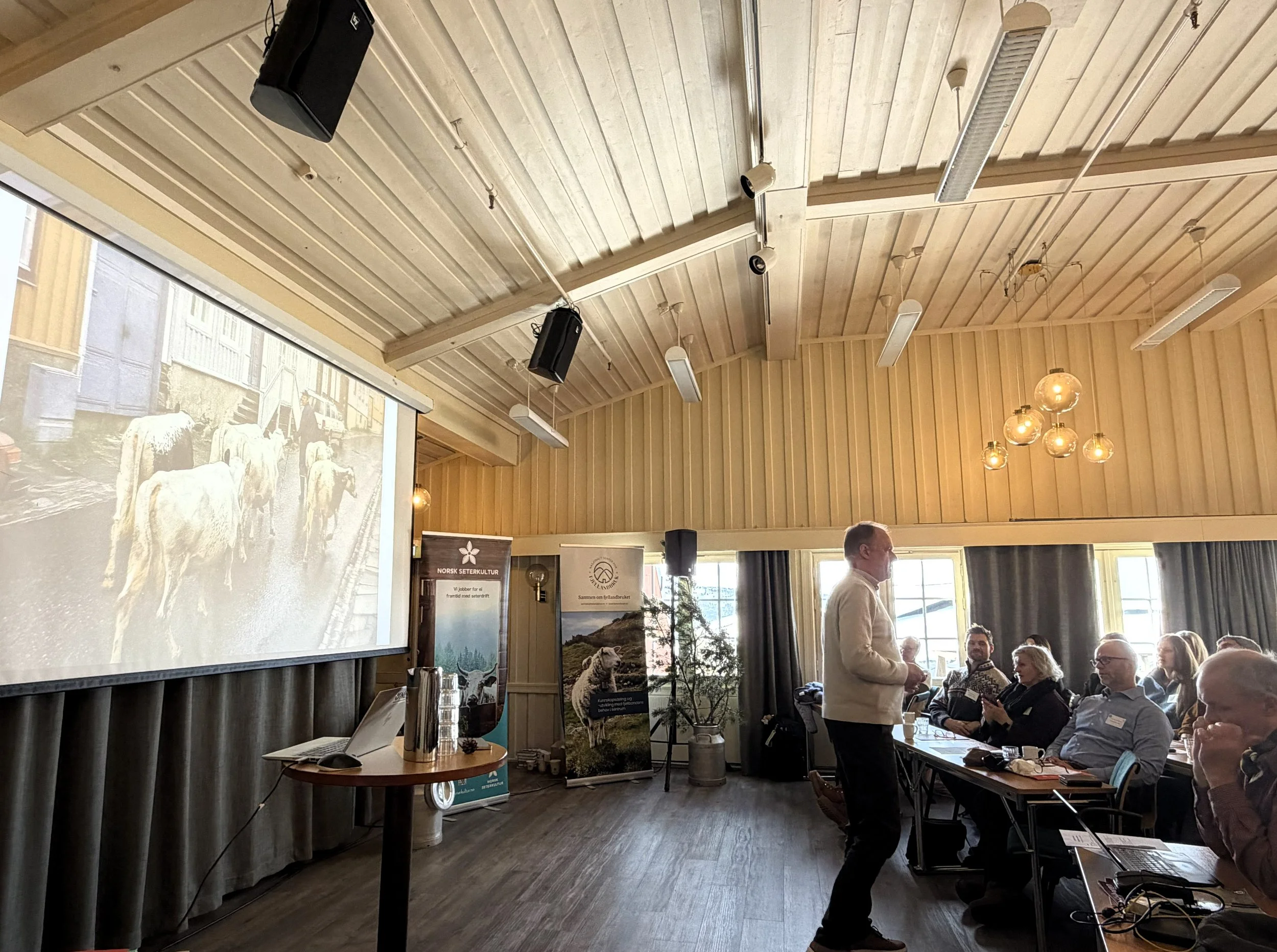  Trygve Bragstad fra Norsk Kulturminnefond åpnet konferansen og ønsket velkommen til UNESCO Bergstaden Røros. 