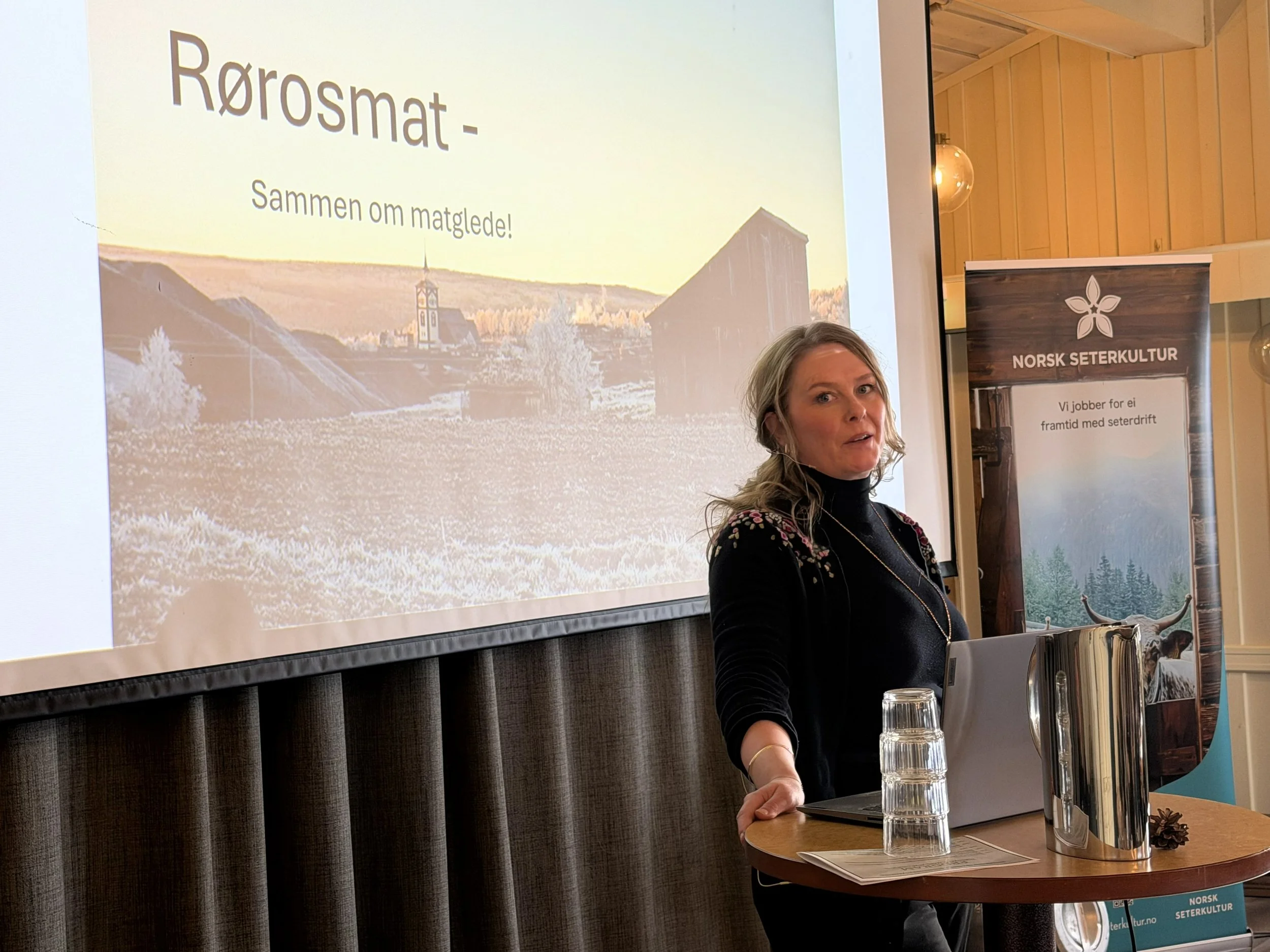 Annichen E. Juell Skaug fra Rørosmat fortalte om Rørosmat og prduktutvikling på Røros med lokale råvarer. 