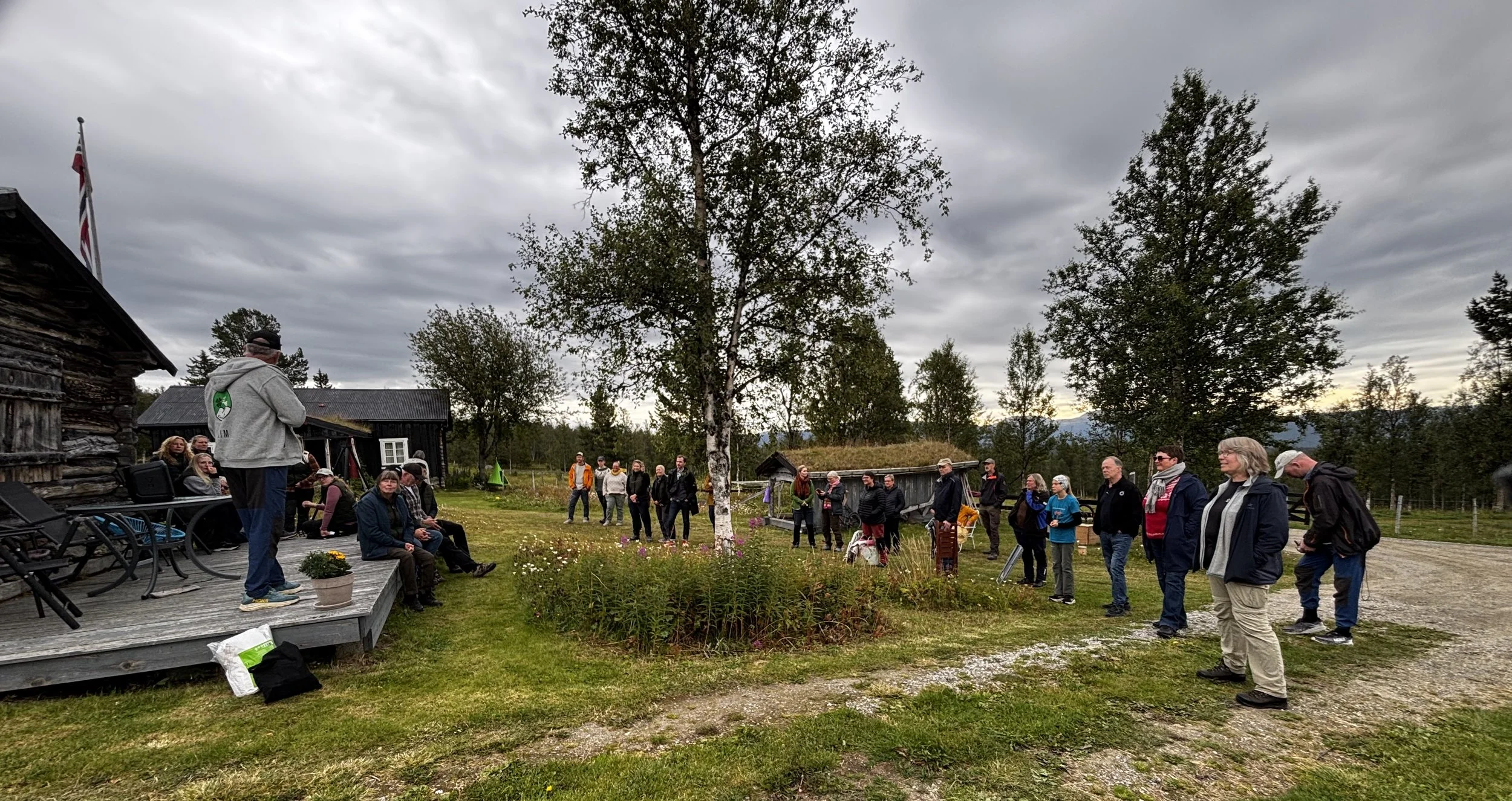 Mange frammøtte på setervollen.