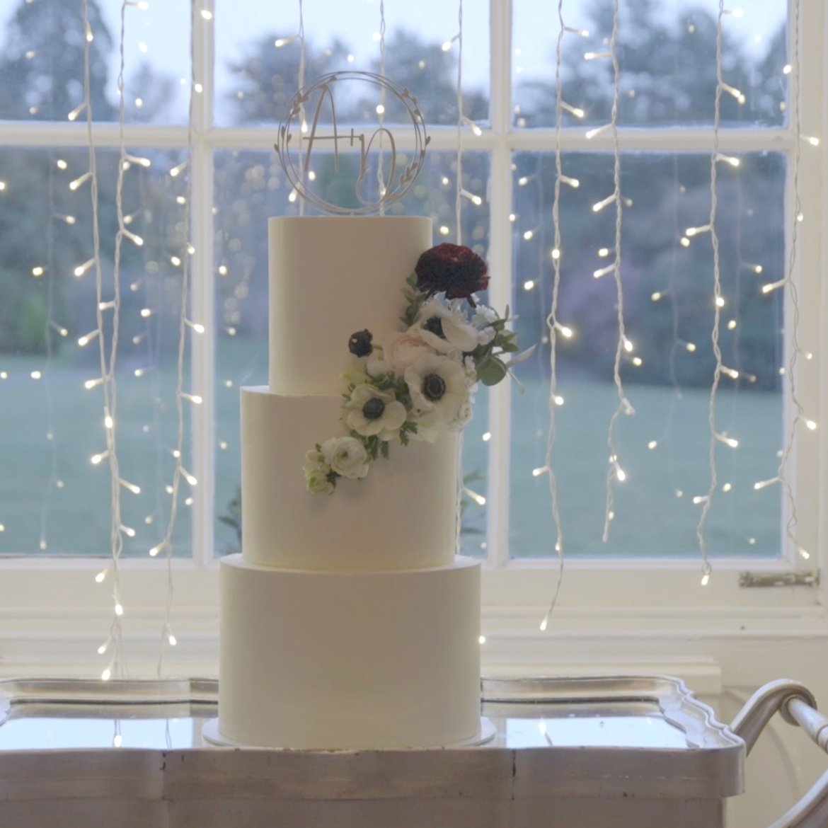 Iced Cakes - The Honey Bee Wedding Cake Company