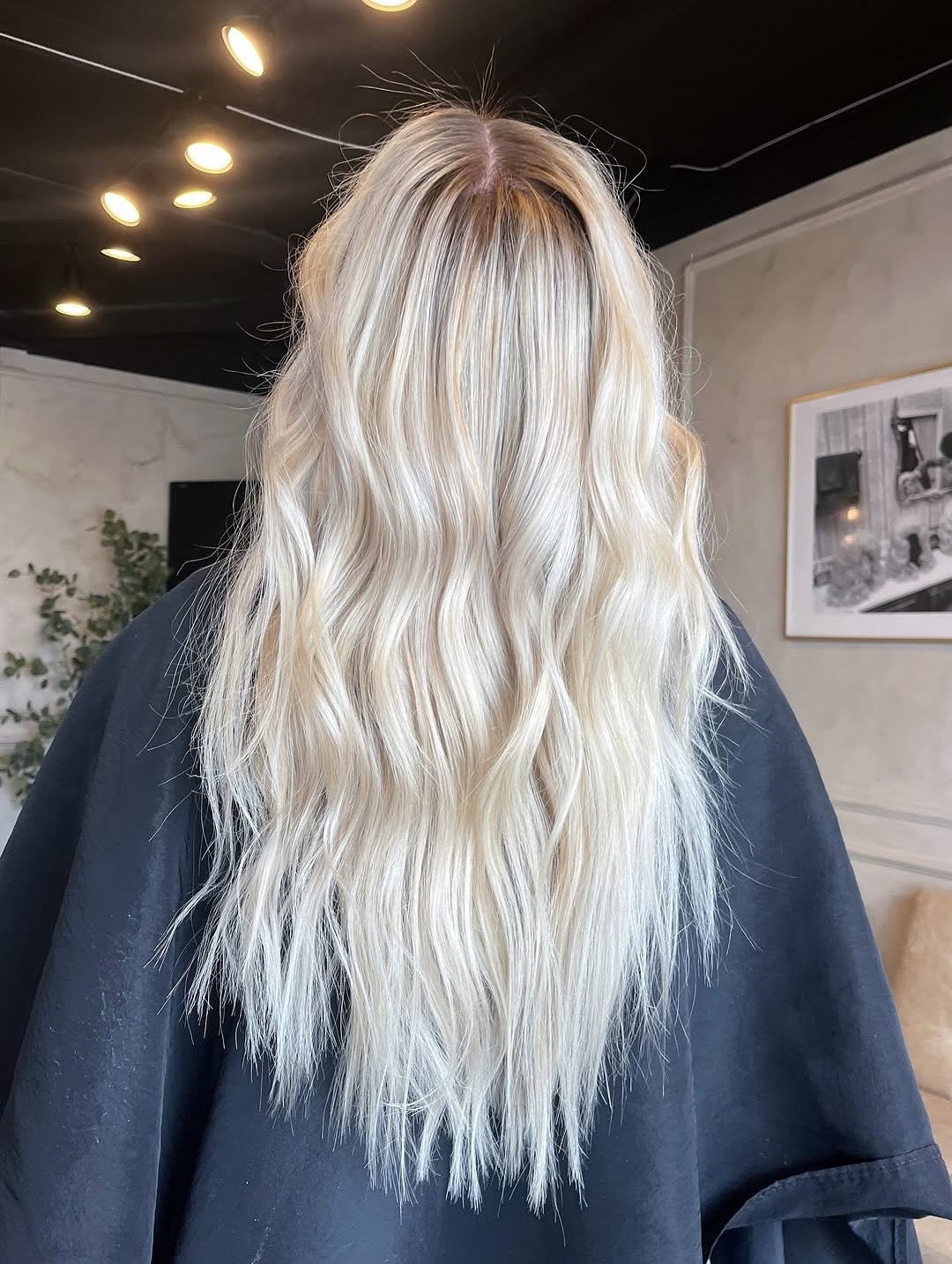 This blonde hits different in natural light ✨ x @beautybyabbiechandler 

#healthyhair #hairstylist #luxurysalon #brentwoodtn #nashvillehair #nashvillesalon #nashvillestylist #nashvillehairsalon #nashvillehairgoals