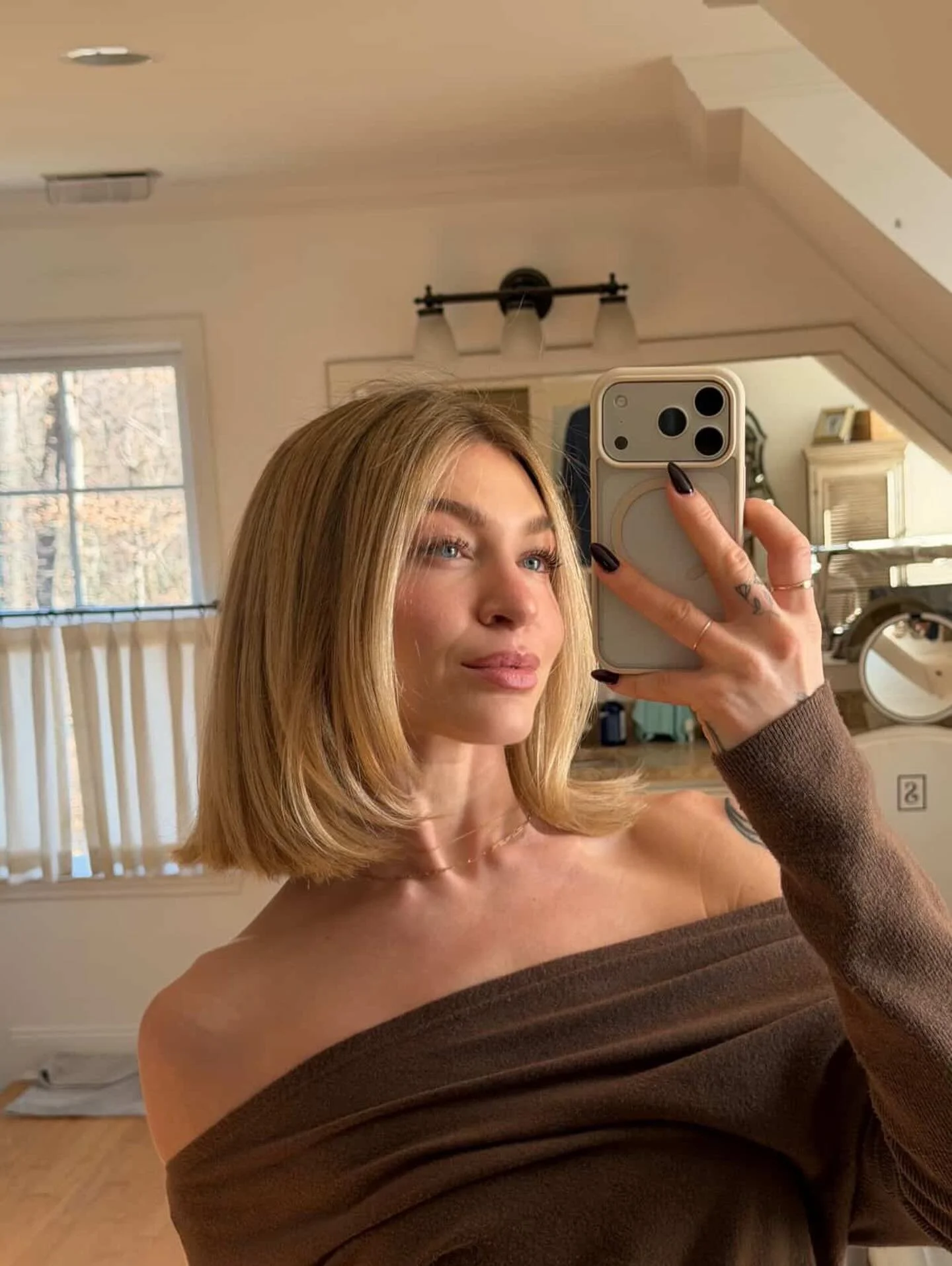 This pic says it best&hellip; 😍🤤 x @hairbykaseyslattery 

#healthyhair #hairstylist #luxurysalon #brentwoodtn #nashvillehair nashvillesalon nashvillestylist nashvillehairsalon nashvillehairgoals