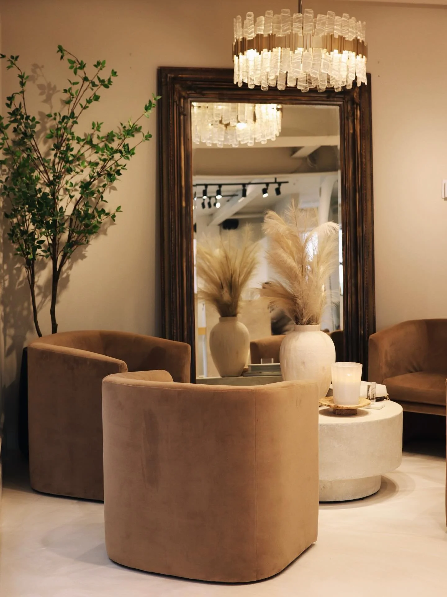 Where every hair day feels a little more elevated 💫

#healthyhair #hairstylist #luxurysalon #brentwoodtn #nashvillehair