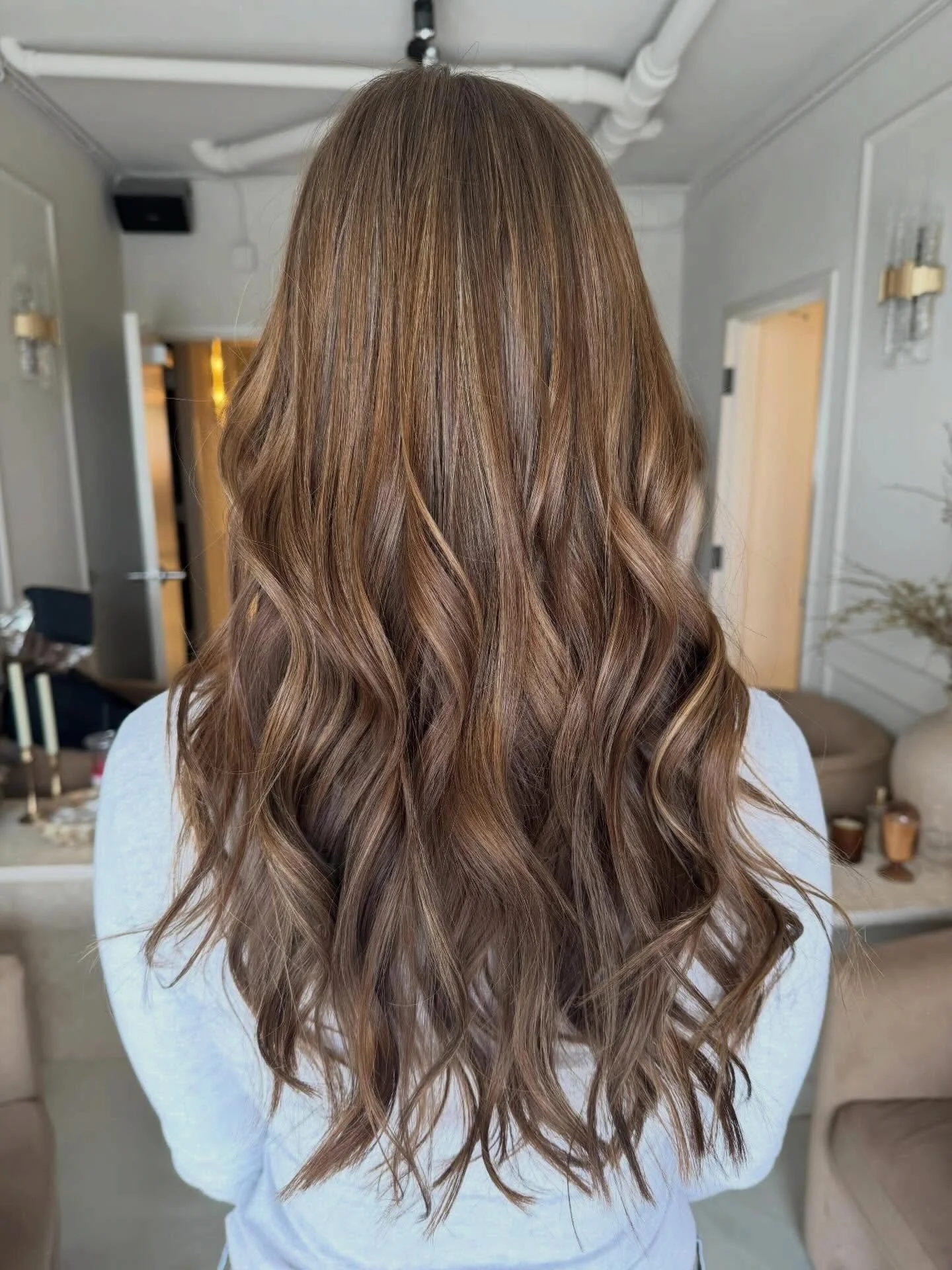 Stunning balayage to add some dimension and brightness on this beauty 😍 x @wilderhair 

#healthyhair #hairstylist #luxurysalon #brentwoodtn #nashvillehair