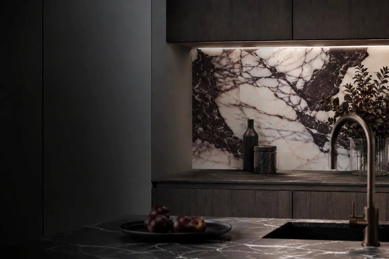 SPLASHBACKS THAT MAKE A STATEMENT:  WHATS TRENDING IN 2025 