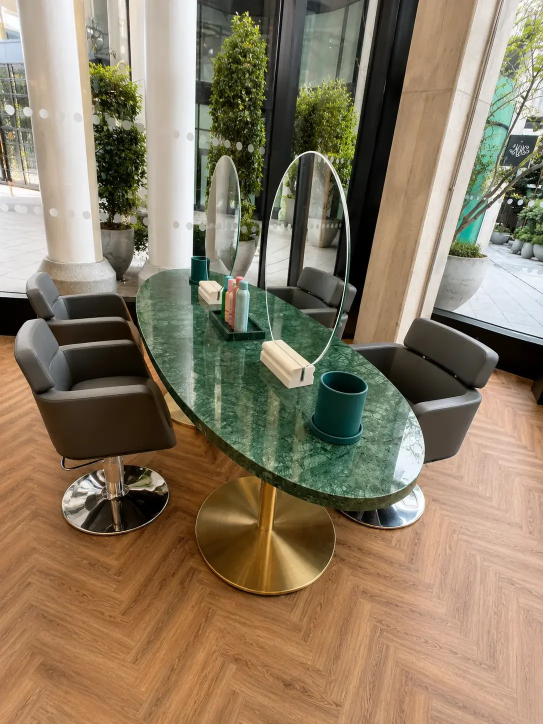 duck-and-dry-verde-guatemala-styling-station-wide-view.webp.webp