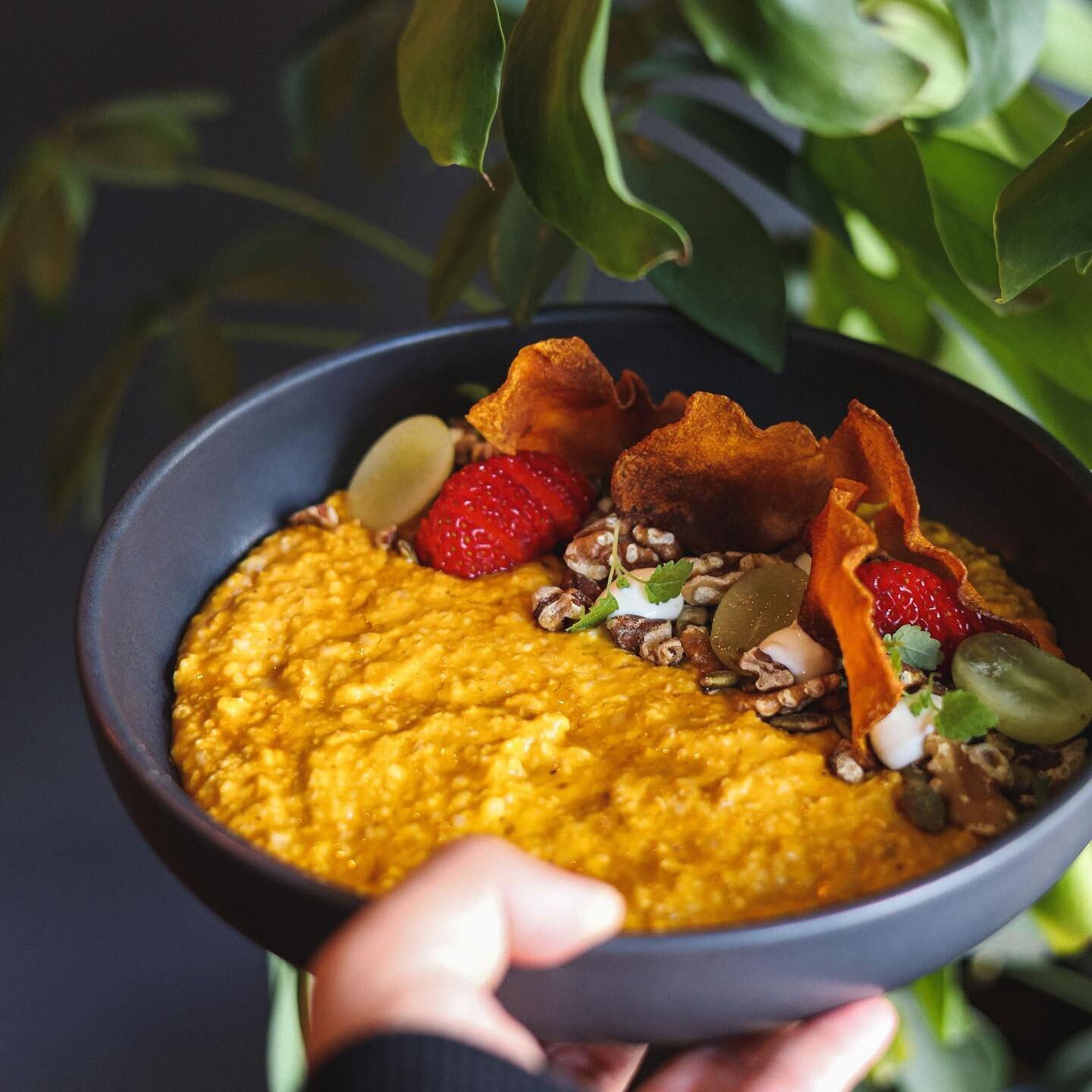 We love designing super creative brunch and it tastes as amazing as it looks 😆

📷 Pumpkin porridge