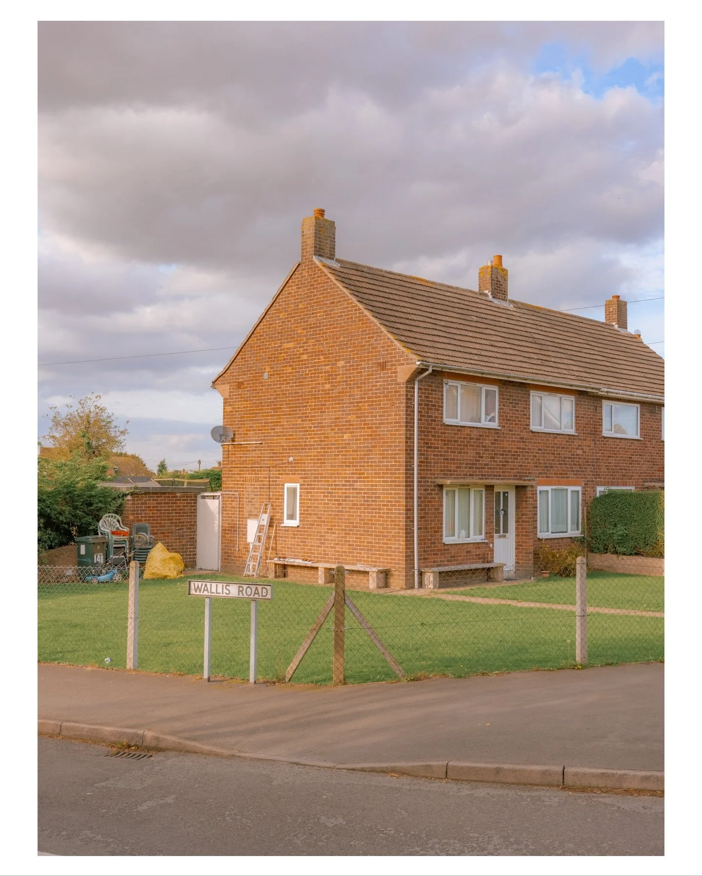 The suburbs of Louth when it used to be sunny ☀️ 😂 
Feels like a long time ago and I&rsquo;m getting itchy to get out with my camera and go shoot. 

#lincolnshirewolds #subjectiveobjective