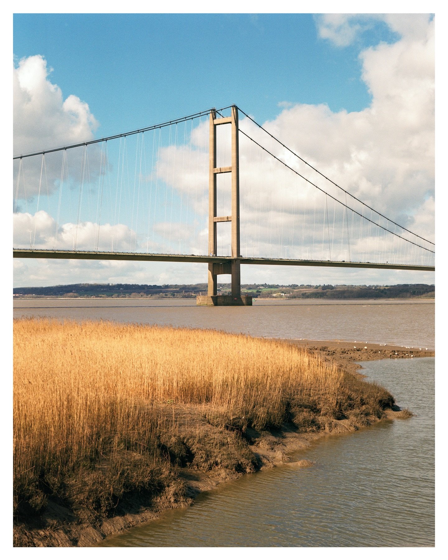 The Humber Bridge 
Had a lovely walk along this bridge the other day with the family to get some steps in and grab some fresh air. And of course the Pentax come along to 🎞️

#kodakprofessional_europe #kodakgold120