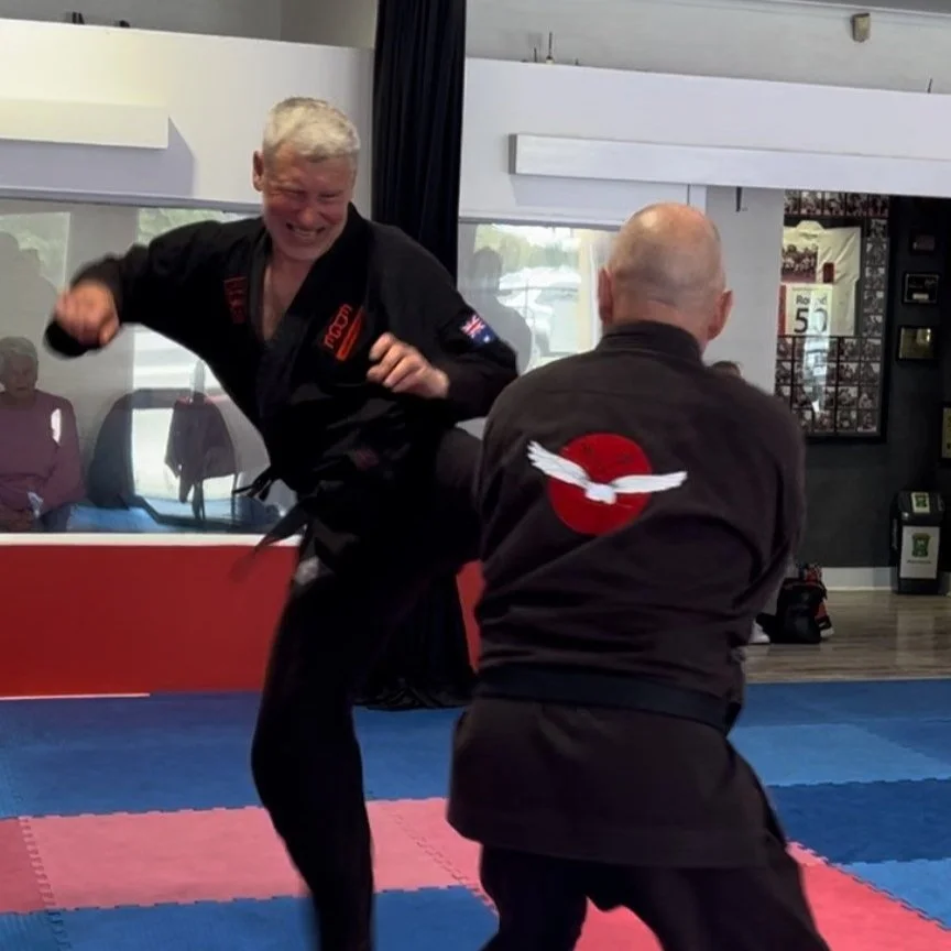 Graham+kicking.jpg
