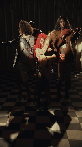 British Vogue x Marc Jacobs_15sec_Subbed-2.gif